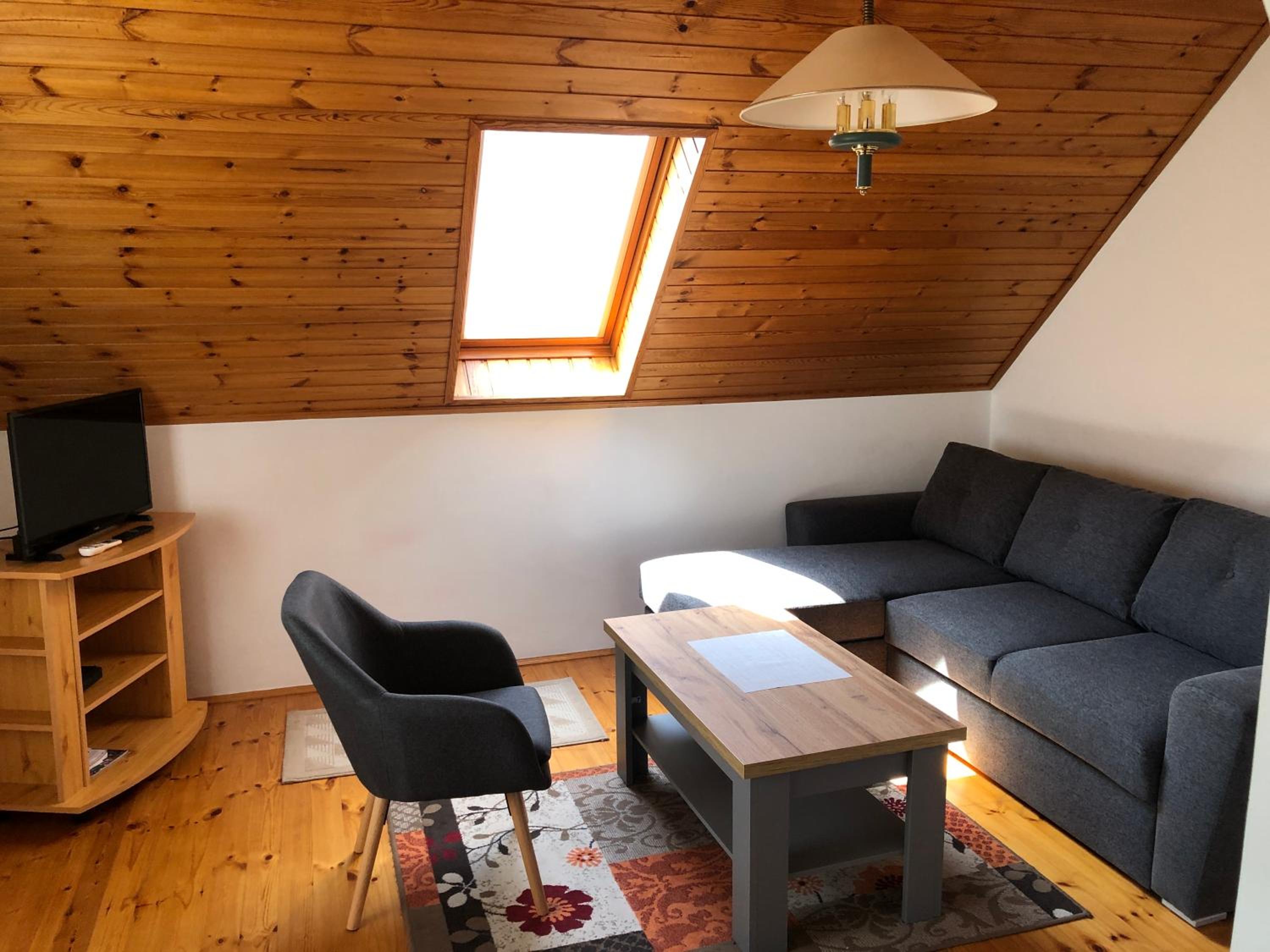 Pacsirta Apartman view 3