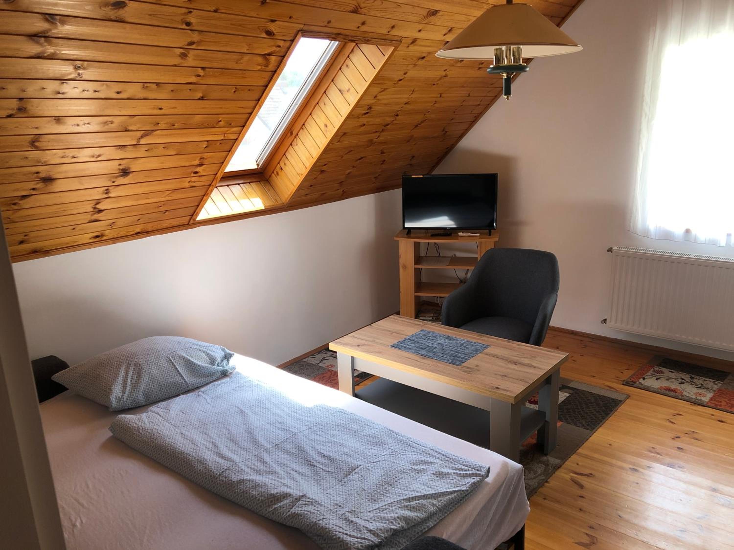 Pacsirta Apartman view 5