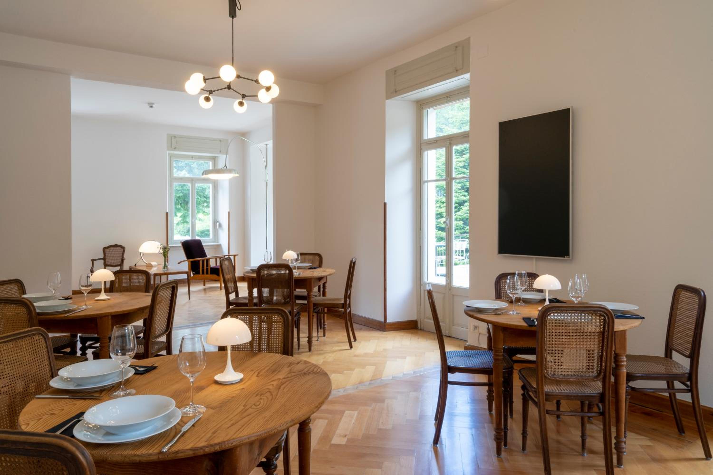 restaurant