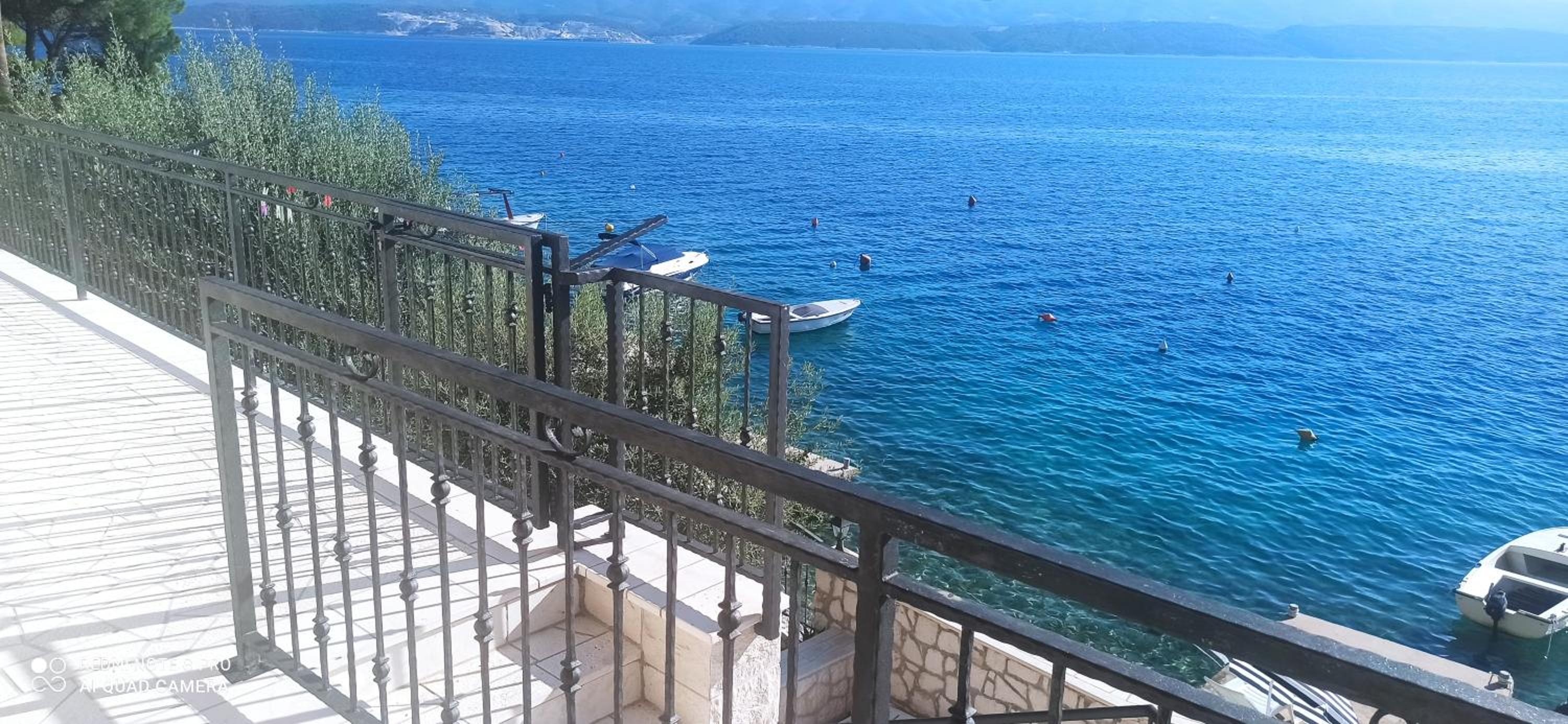 Apartment on the beach view 4