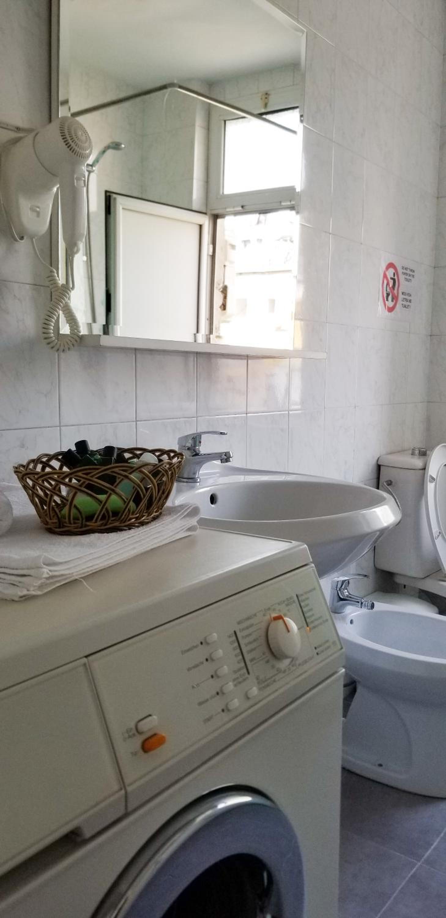 Spacious and Cozy Apartment - Ajia Apartment
