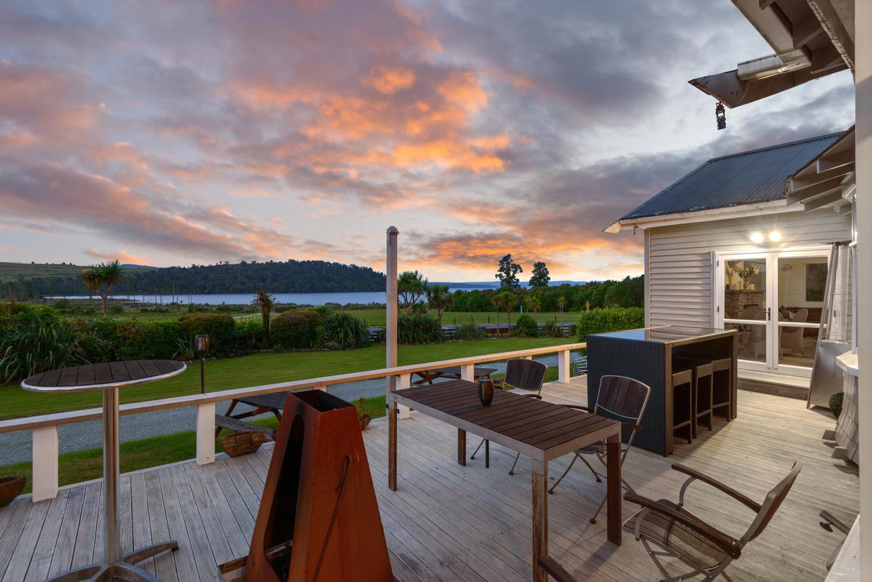 Lake Brunner Eco Lodge