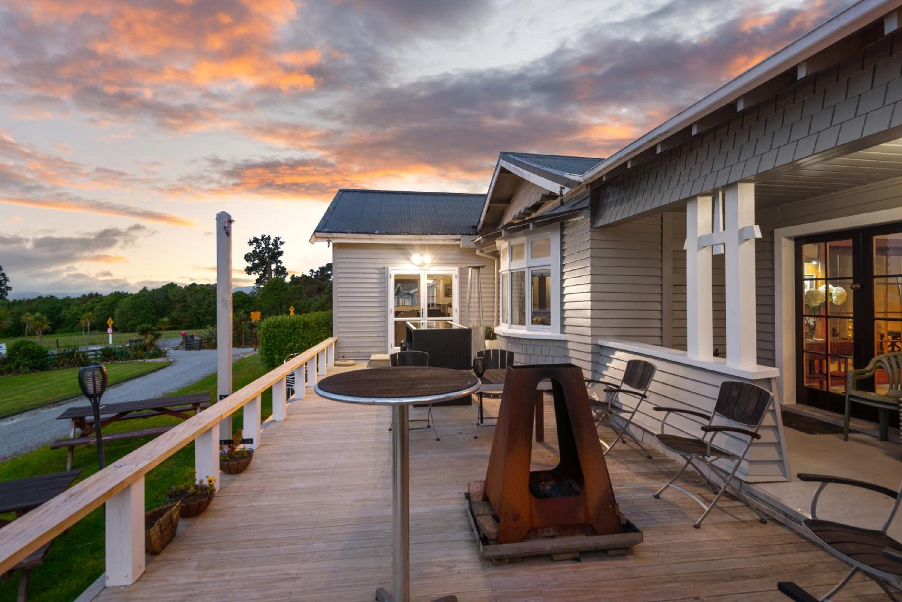 Lake Brunner Eco Lodge