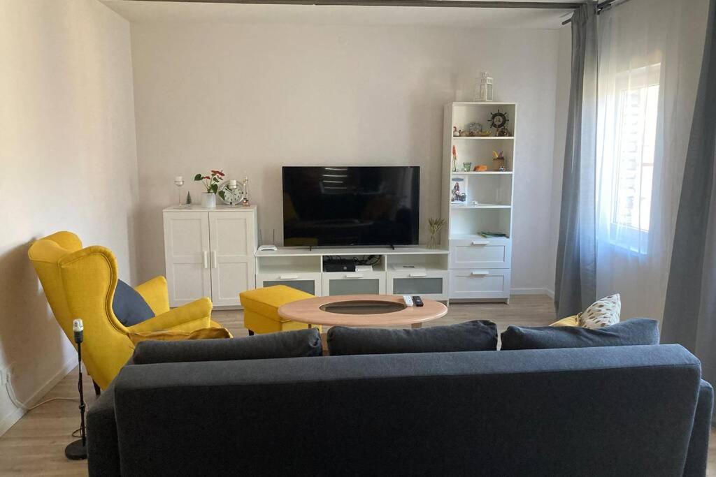 Cozy family house view 4