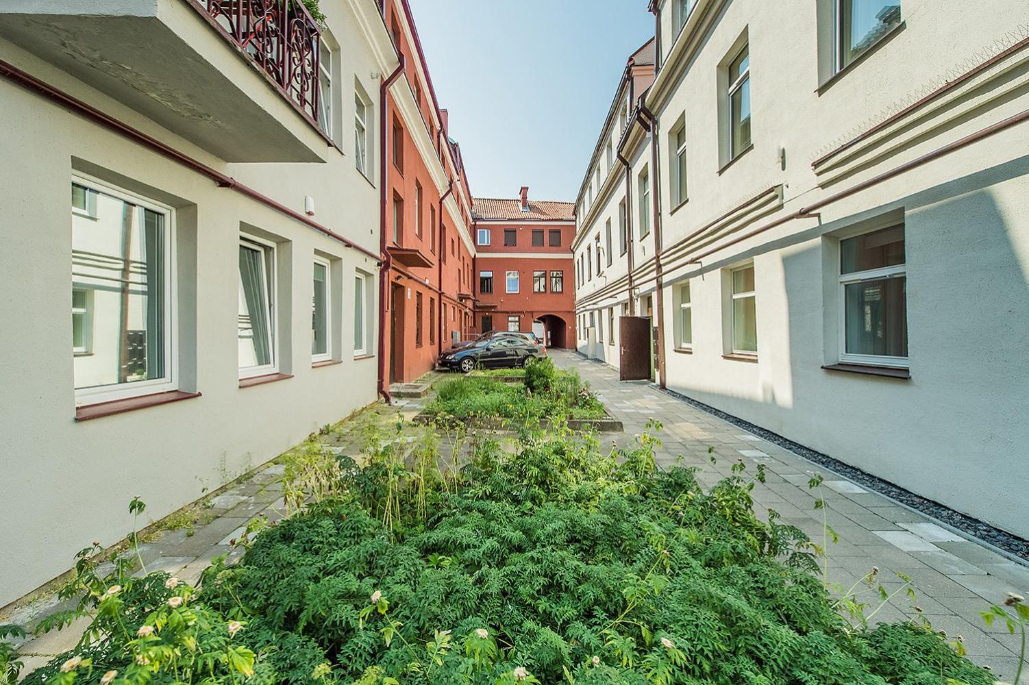 Kaunas Town Hall Apartment 5 by URBAN RENT