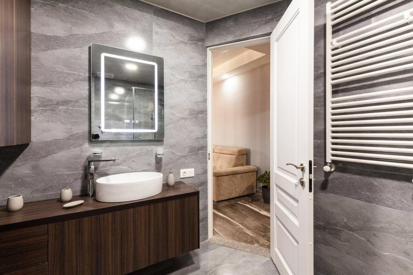 Veli group Apartment in Old City view 4