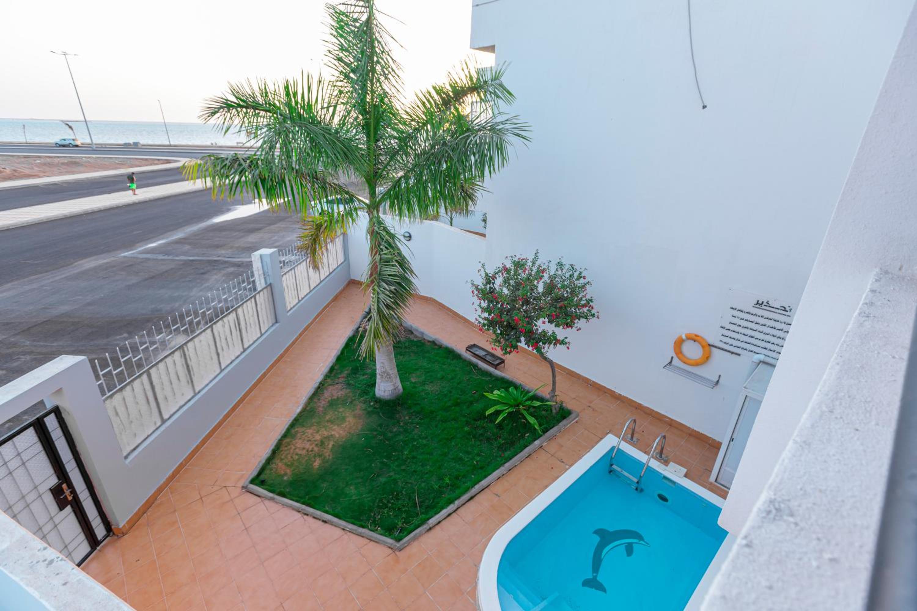 Al Jar Resort - Families Only