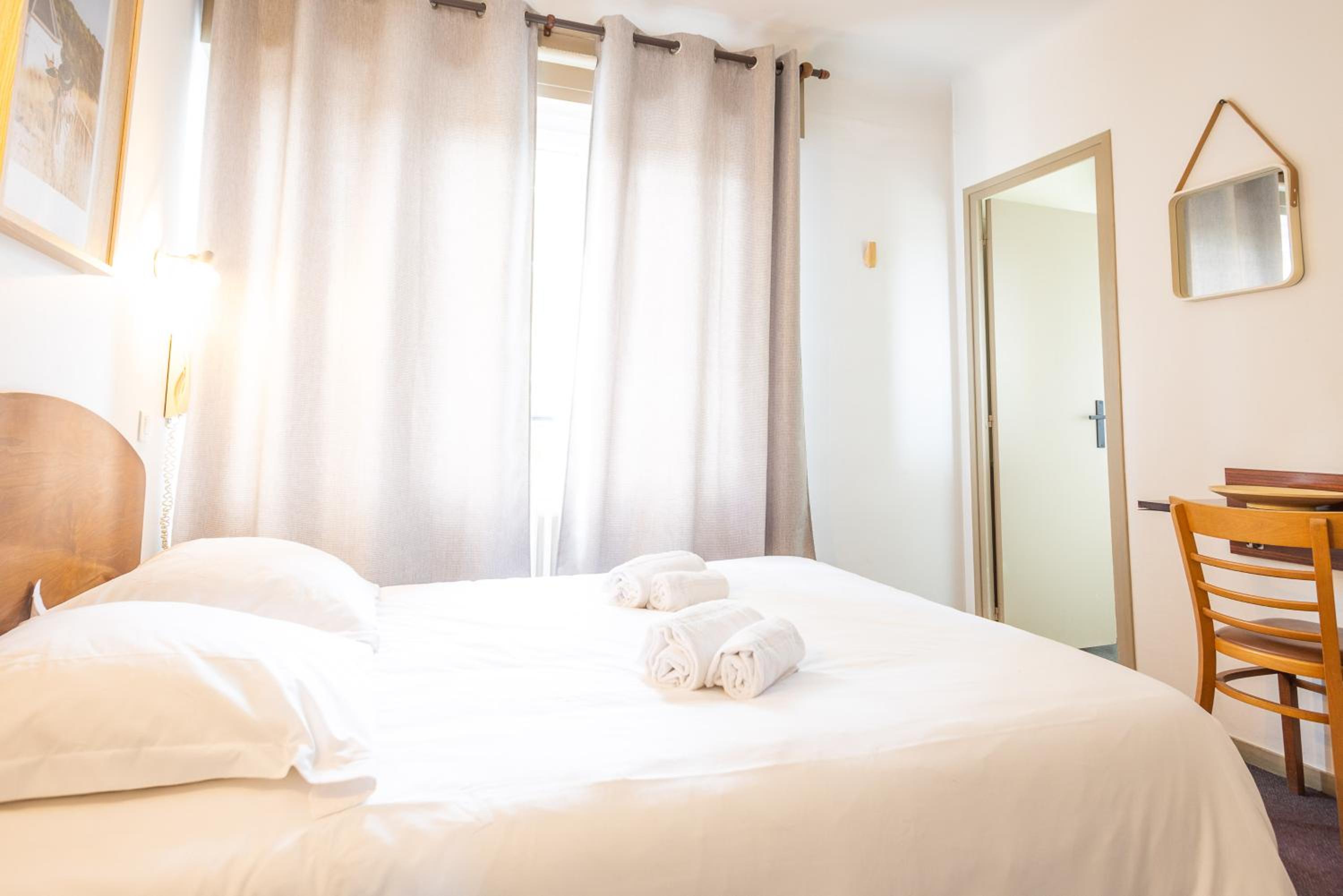 Anglet Vacations - Hotel Bistrot FINE - Property Image 1