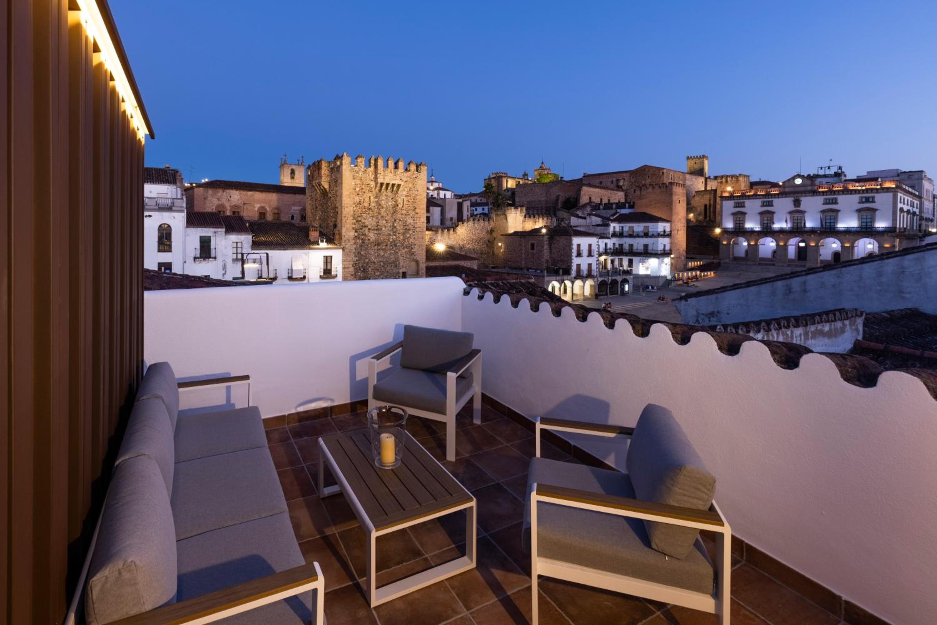 Apartamentos modernos con vistas en Plaza Mayor - El Patio