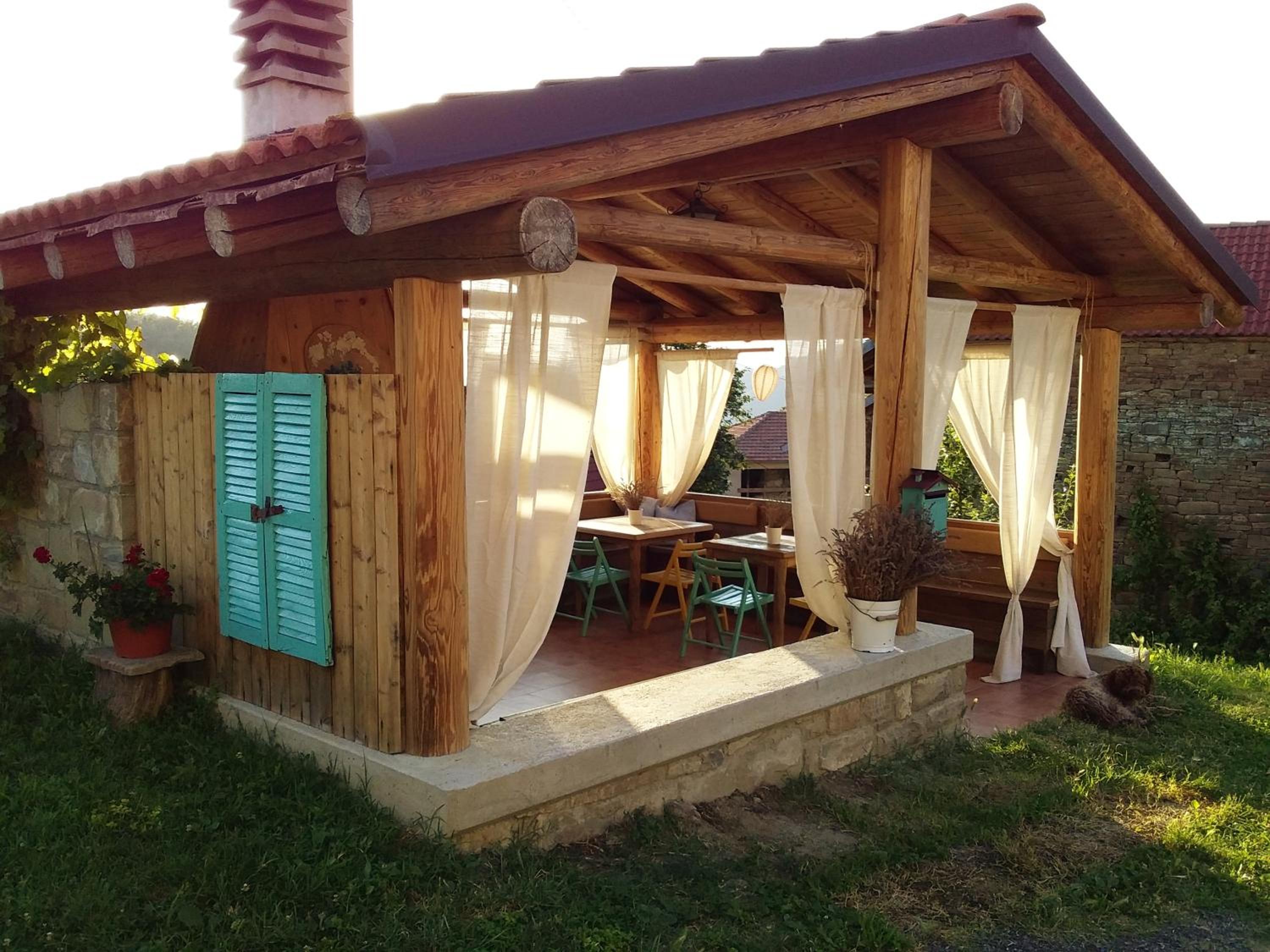 Photo 10