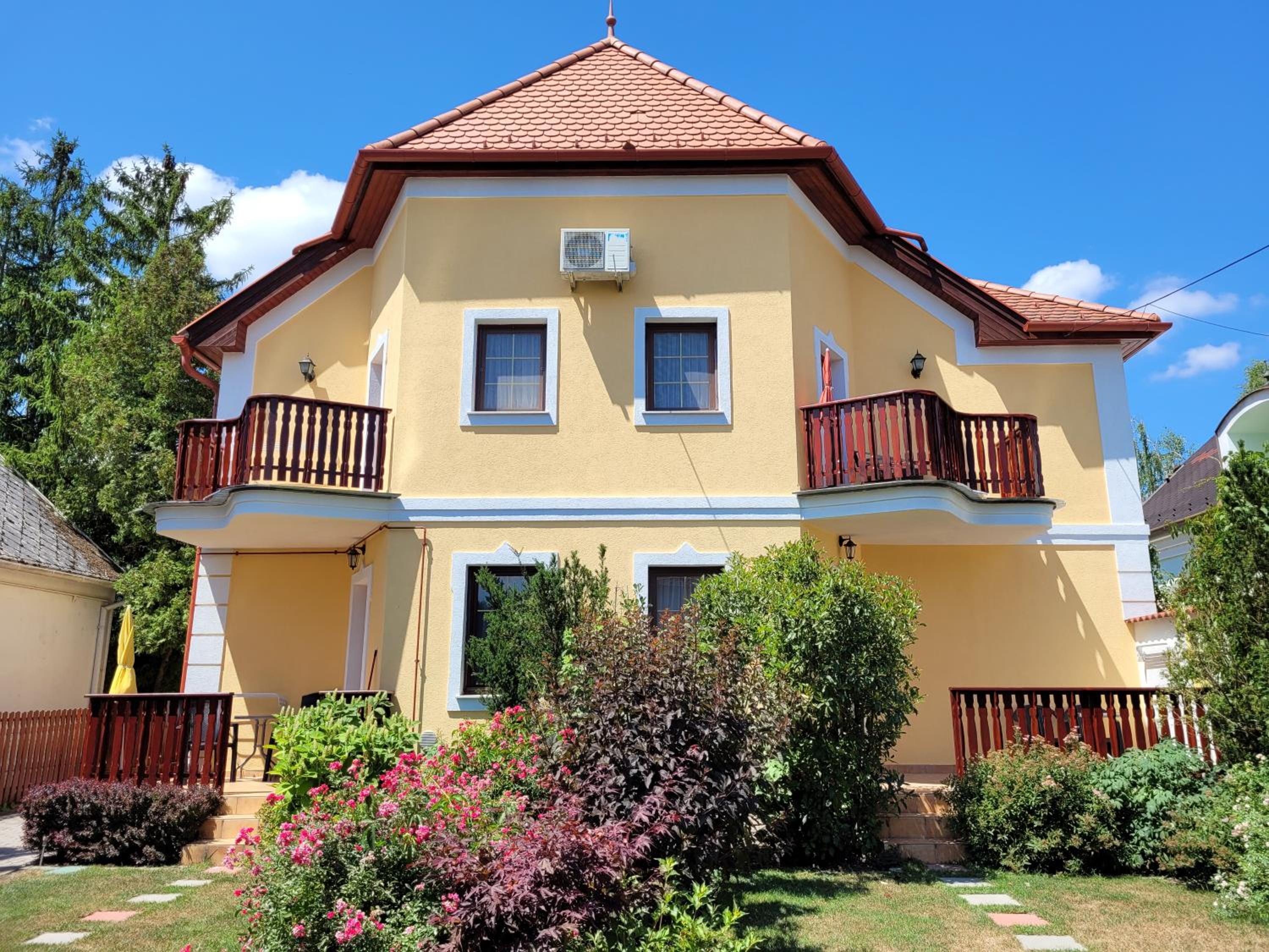 Villa Zlata Praha view 2