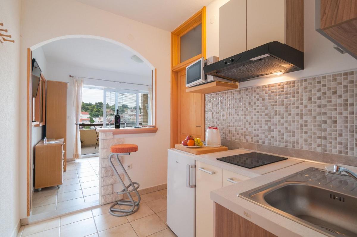 Apartments Molo Mare view 4