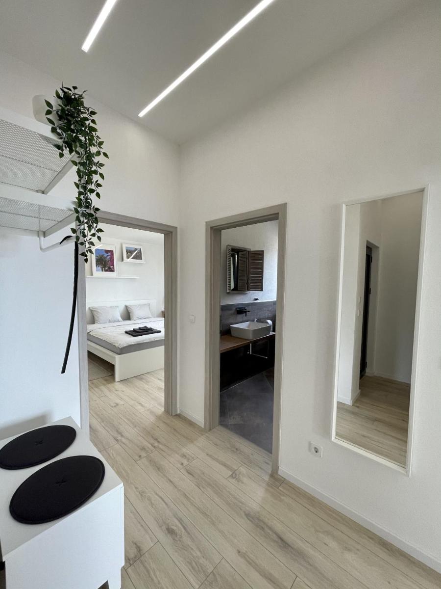 Lambda Holiday Apartments view 3