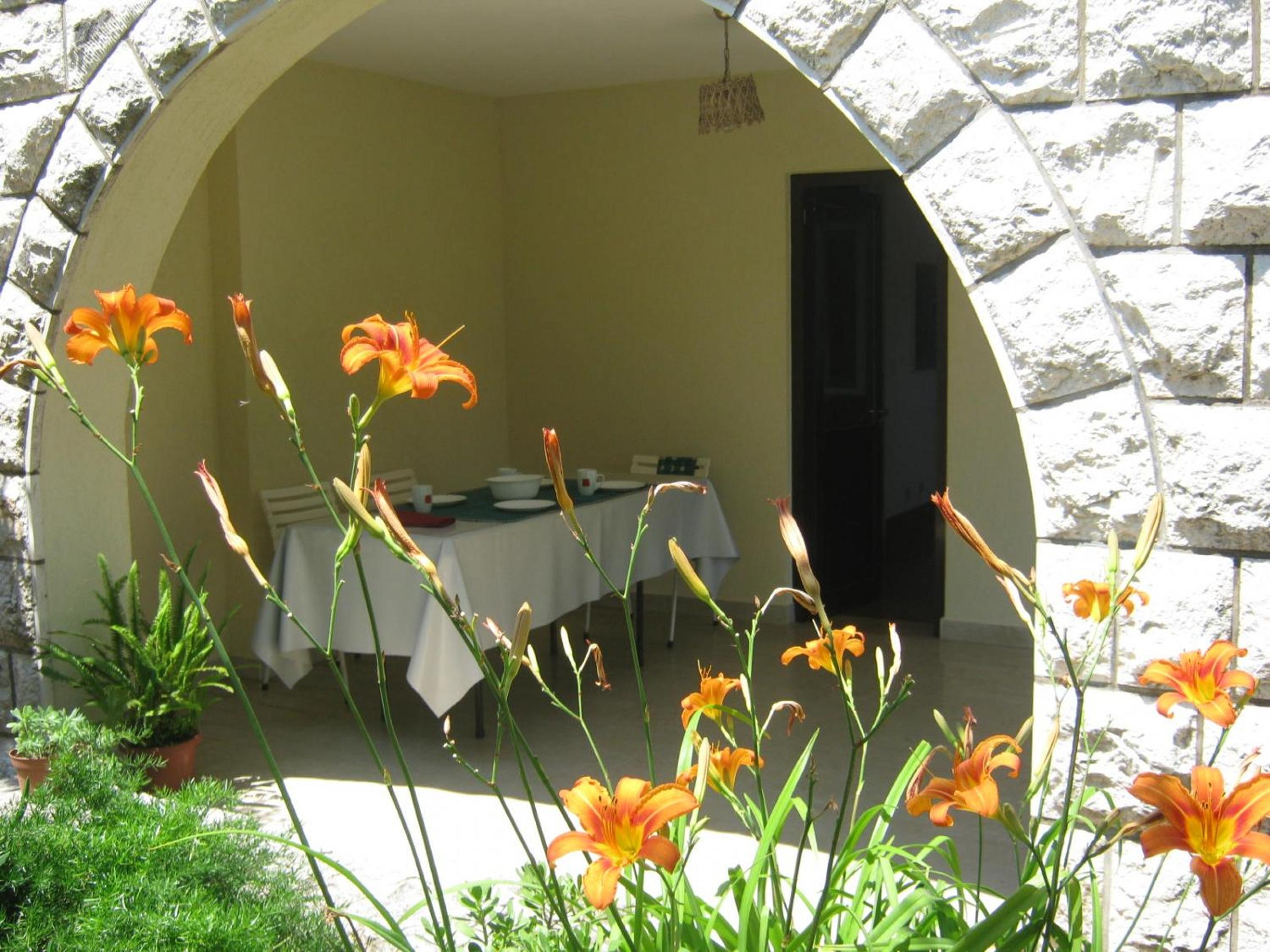 Apartments and Rooms Artemida