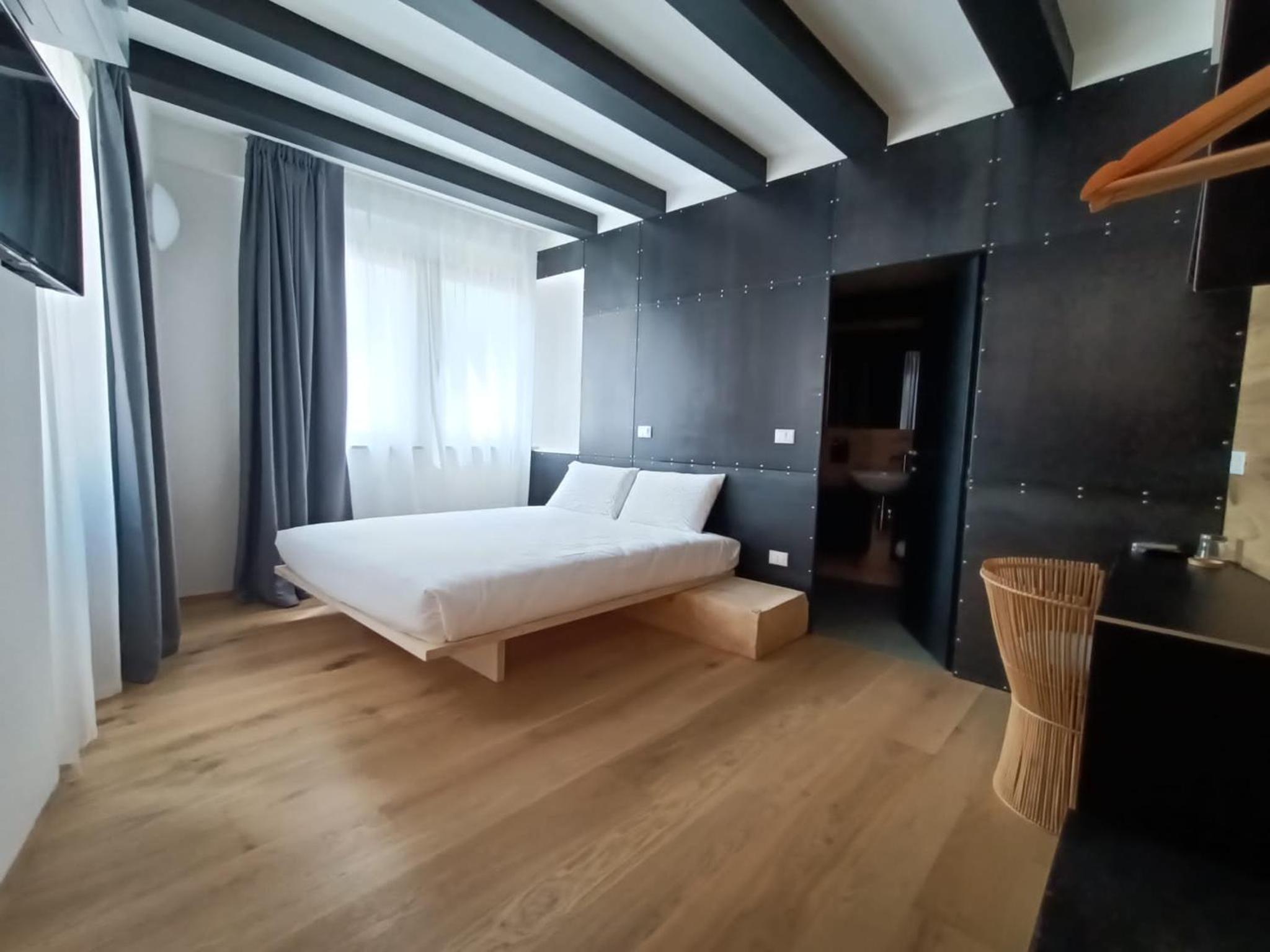 Le Meridiane City Rooms In Trento view 2