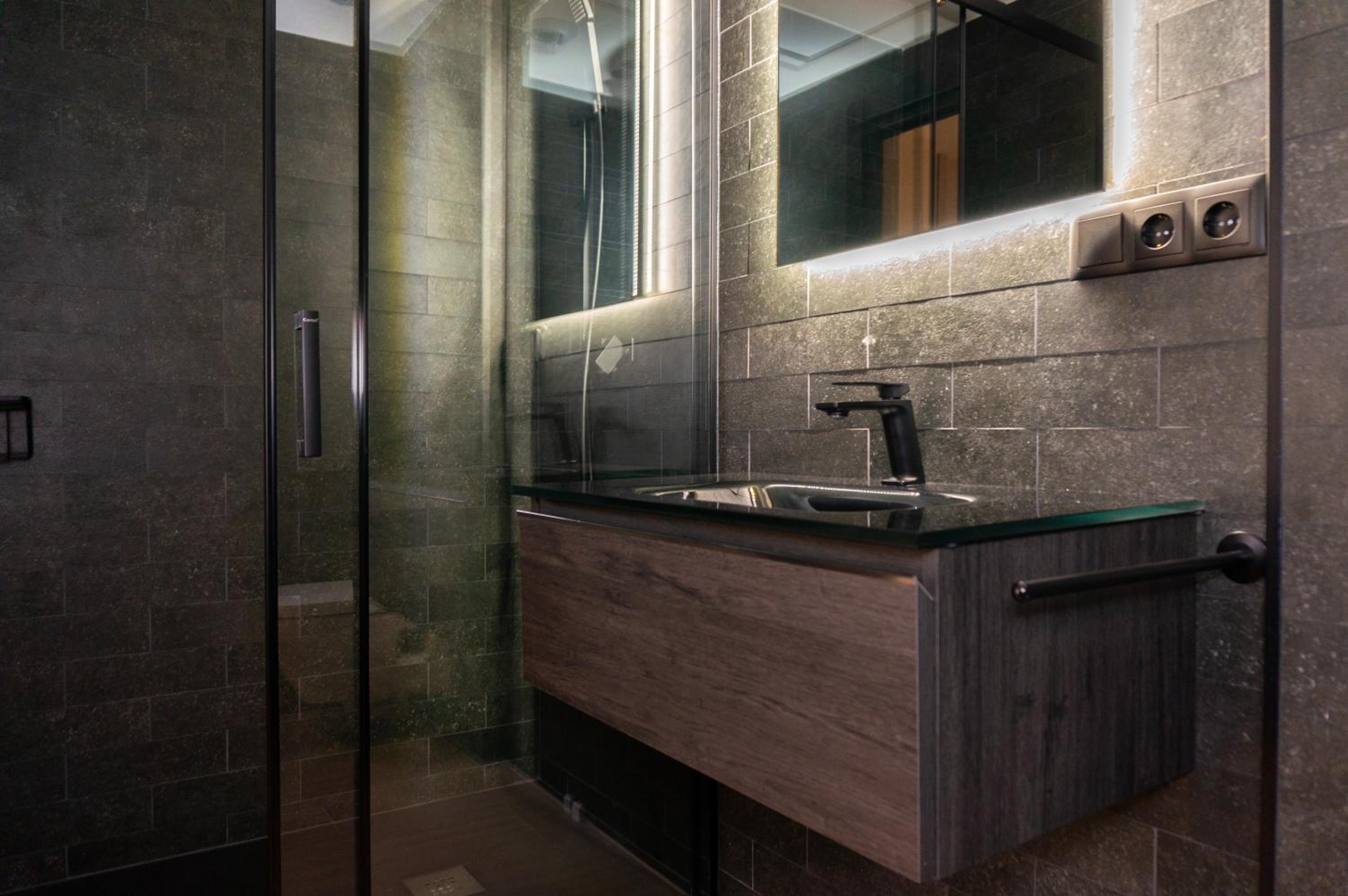 Valencia Luxury - Sea Port II en Valencia — bathroom