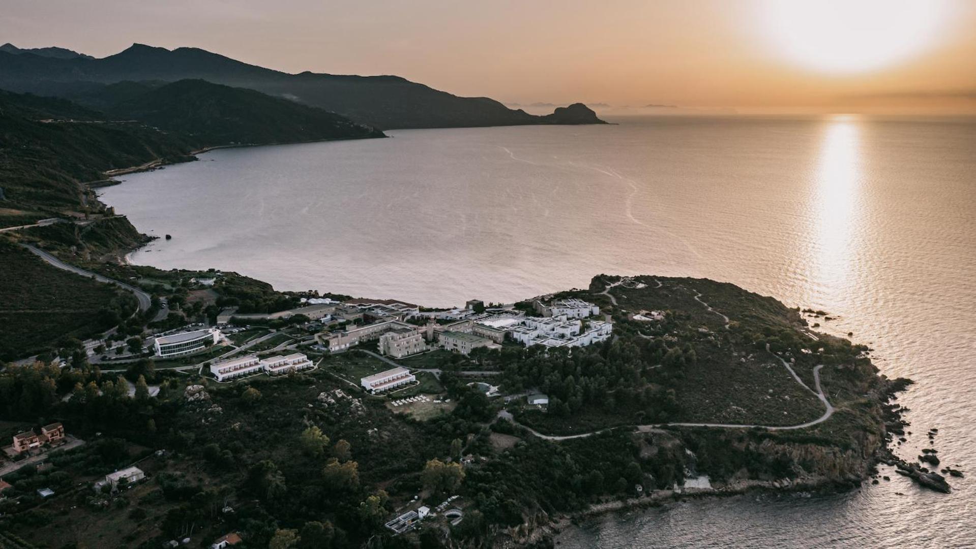Photo de Mangia's Pollina Resort