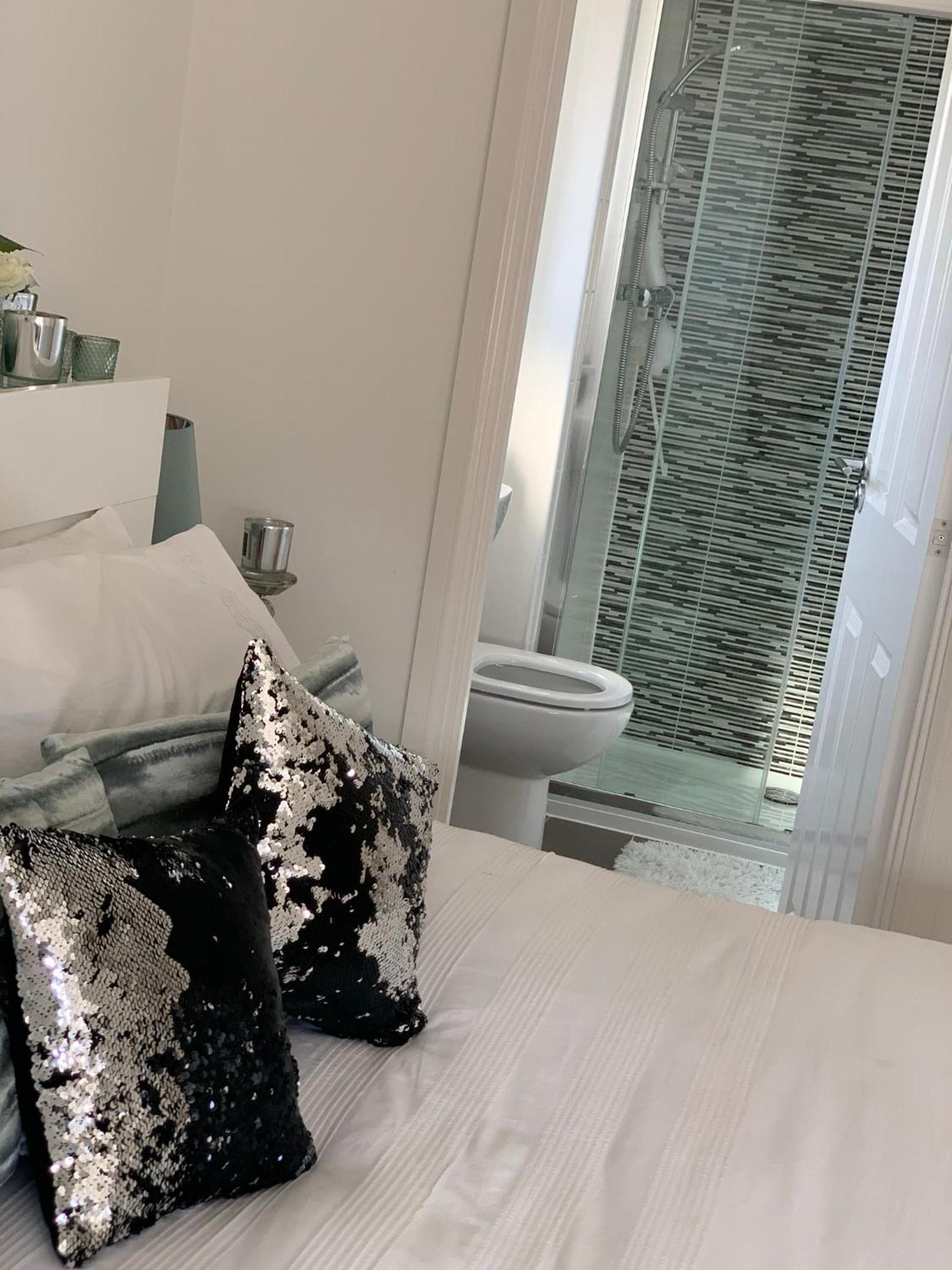 Stanton Cross 5 persons 3 Bed Home view 3