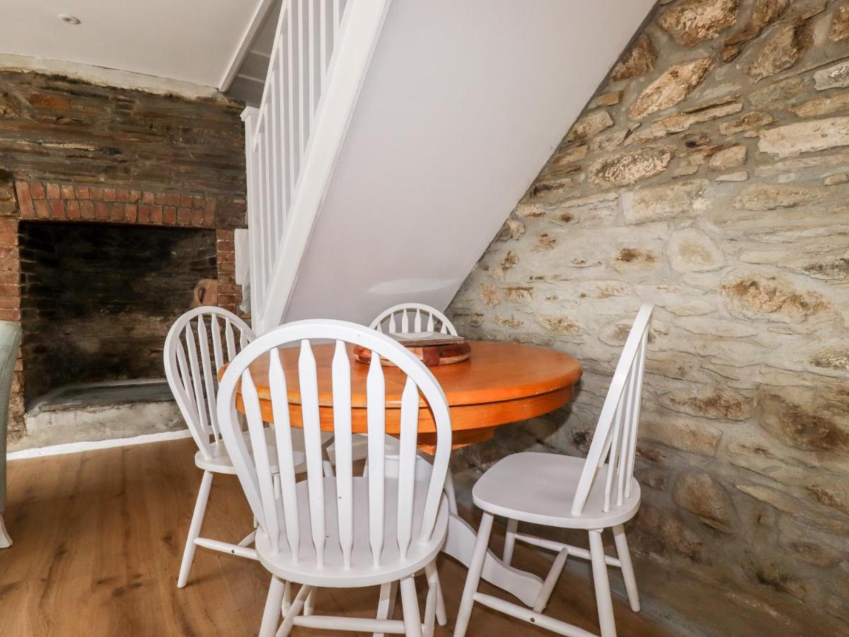 Kerslake Cottage view 5