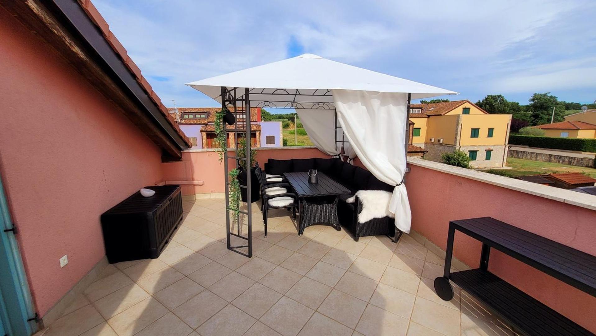 Hotel Apartment Sofia with Roof Terrace and Sea View in Gedici - Image 1