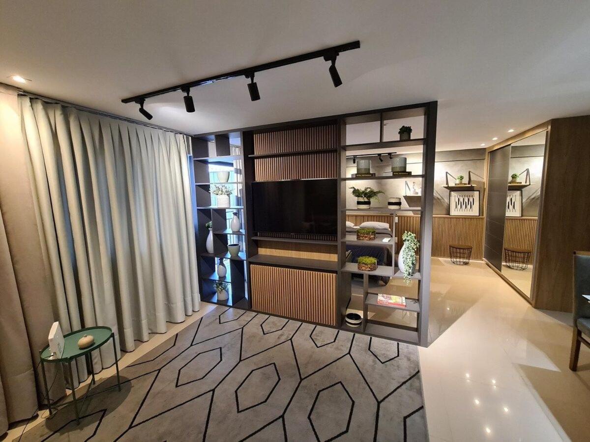 Studio novo, moderno e aconchegante, no centro view 3