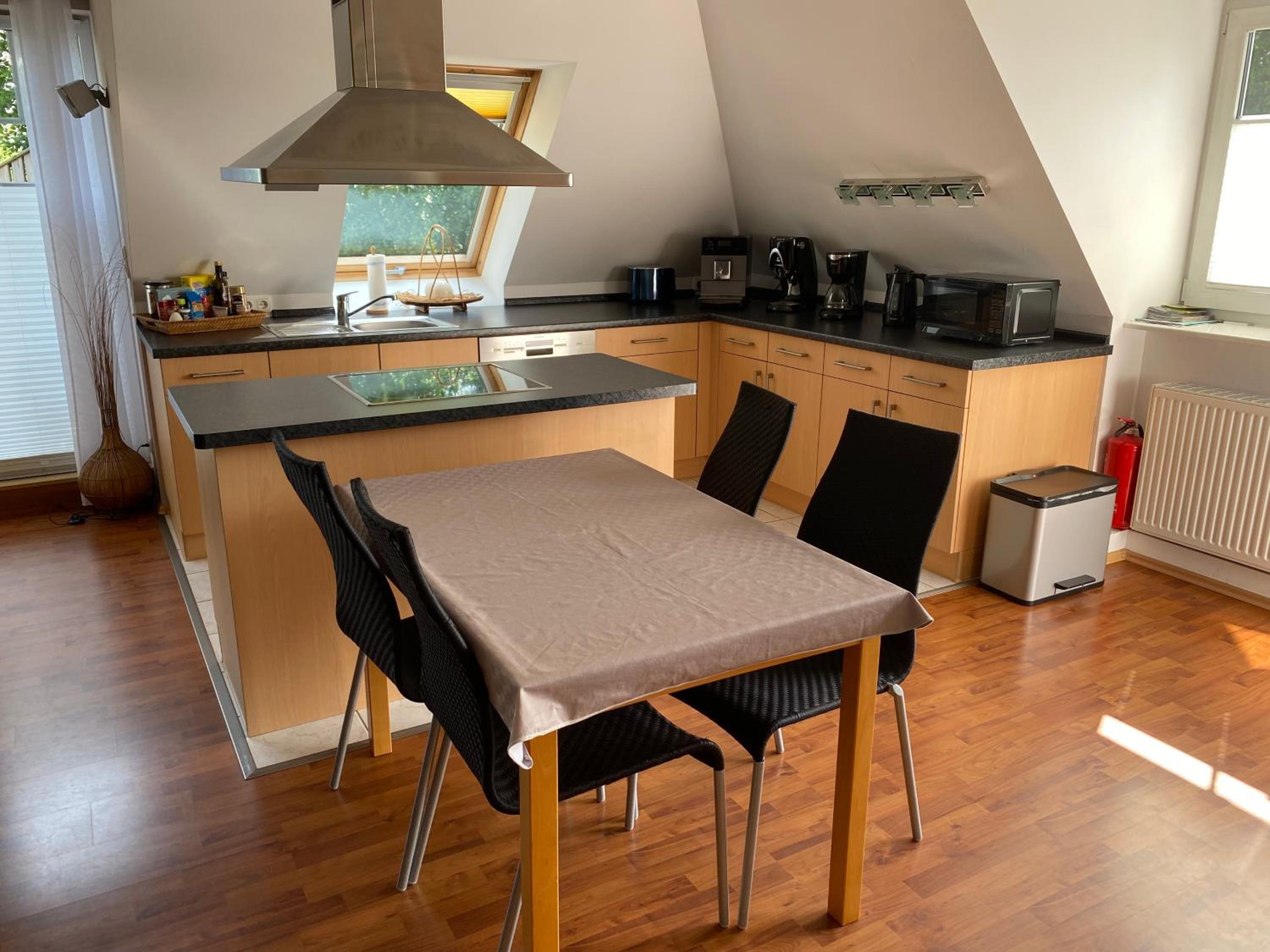 Moderne Maisonette-Wohnung am Karpfenteich; modern Apartment with view of the carp pond