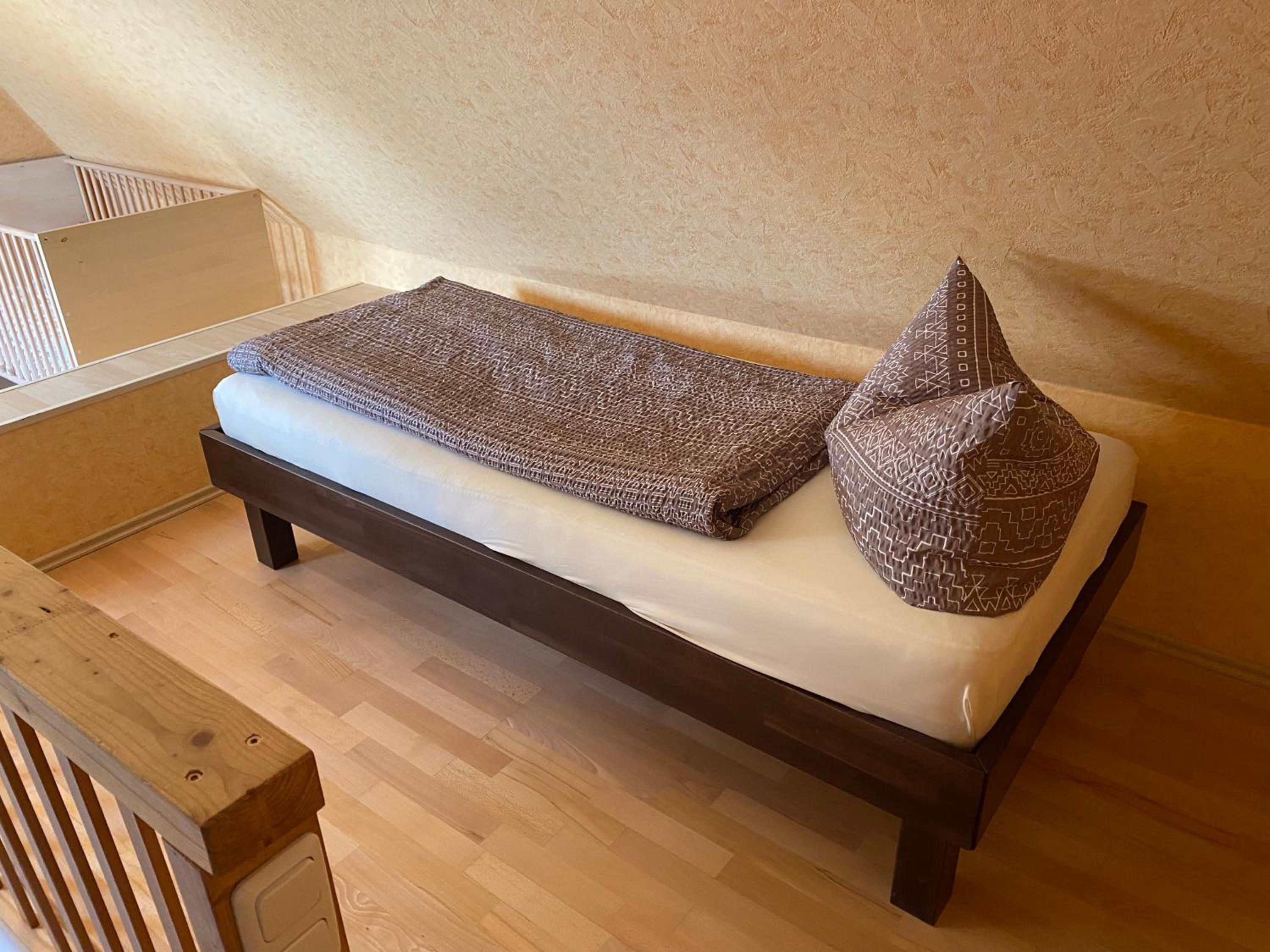 Moderne Maisonette-Wohnung am Karpfenteich; modern Apartment with view of the carp pond