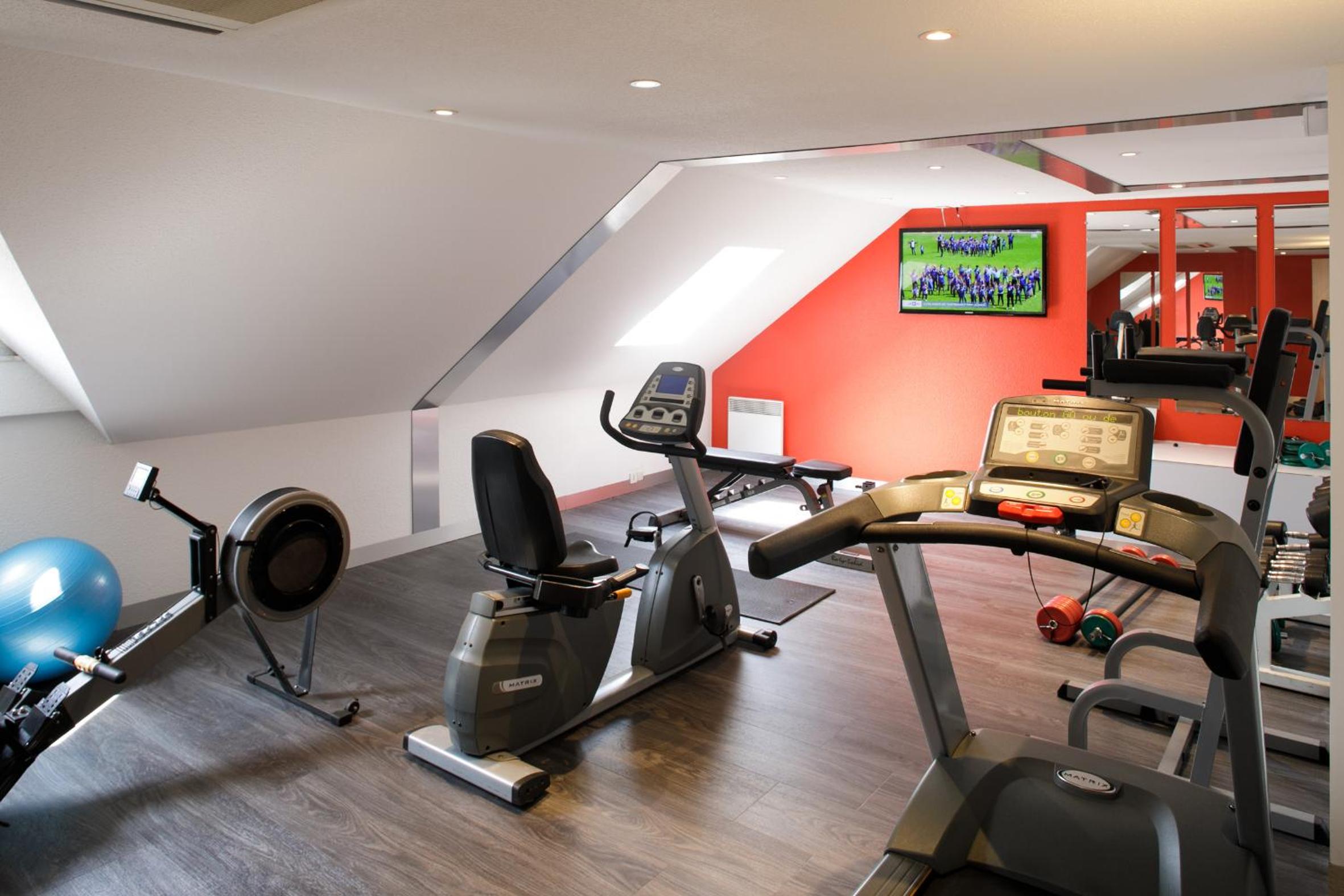Chartres Vacations - Logis Hotel L'Oree de Chartres - Barjouville - Property Image 1