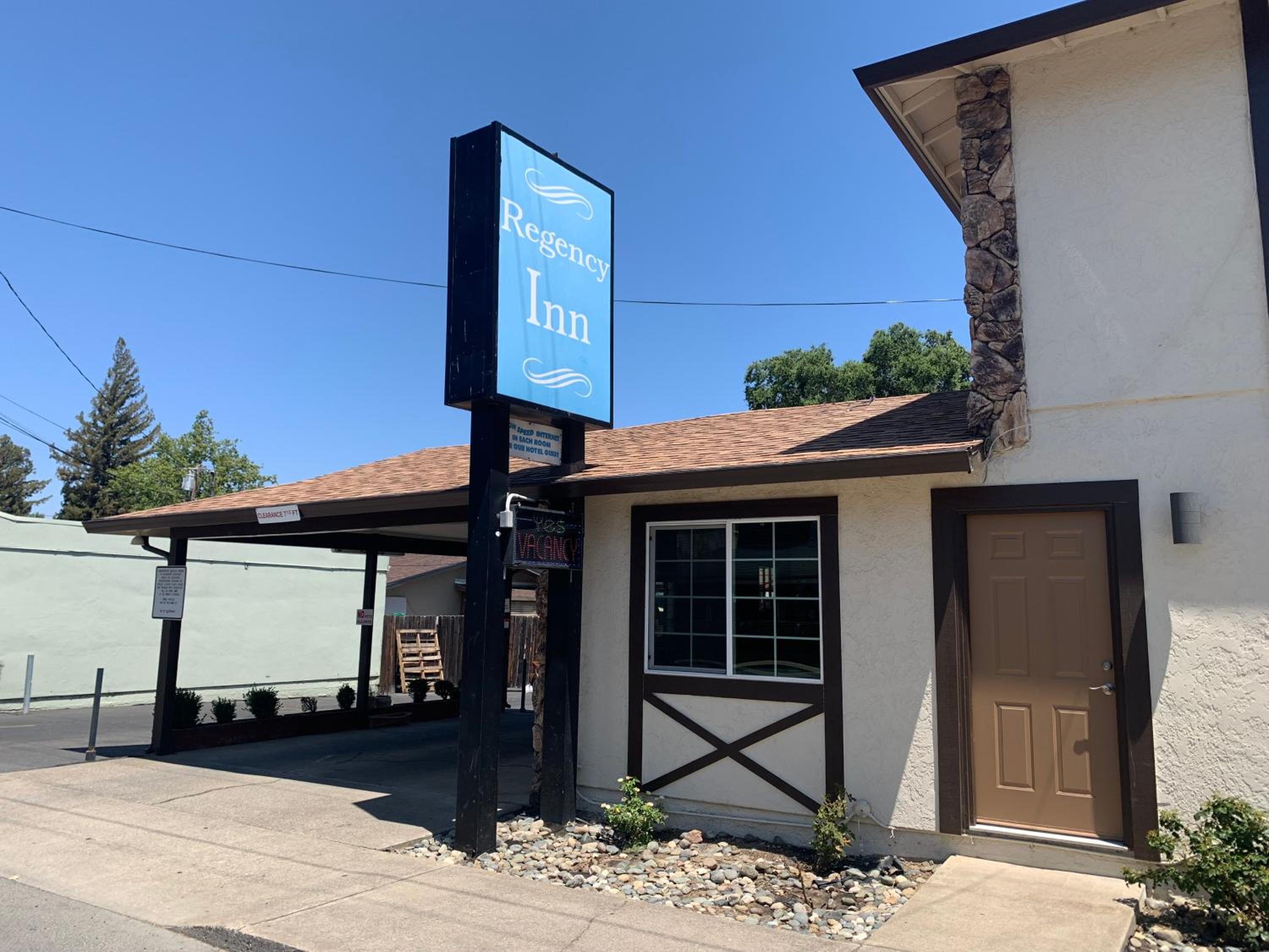 Regency Inn Lakeport view 3