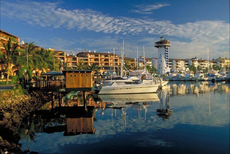 Departamento en Marina Vallarta New listing