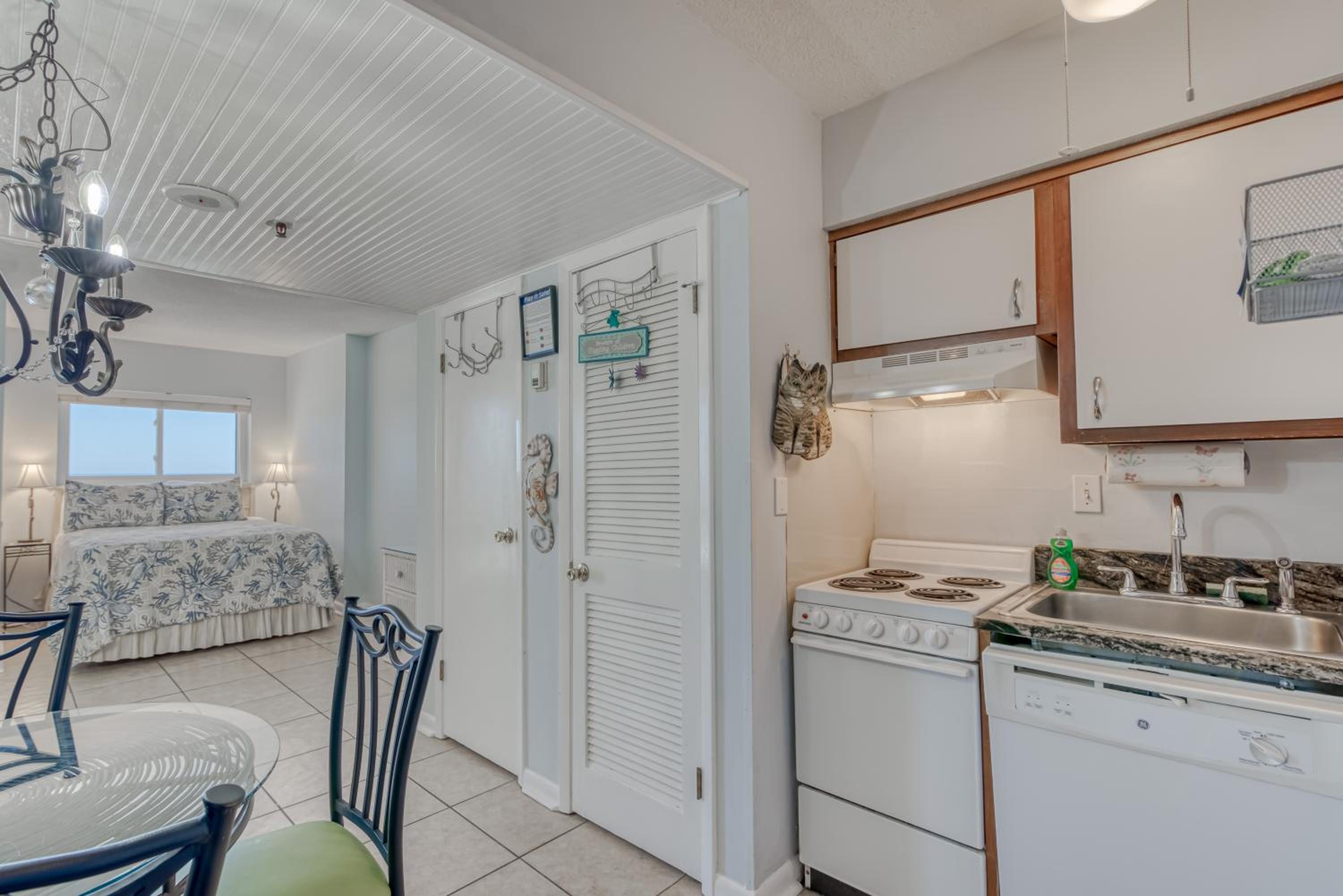 Royal Gulf Beach & Racquet Club 5802