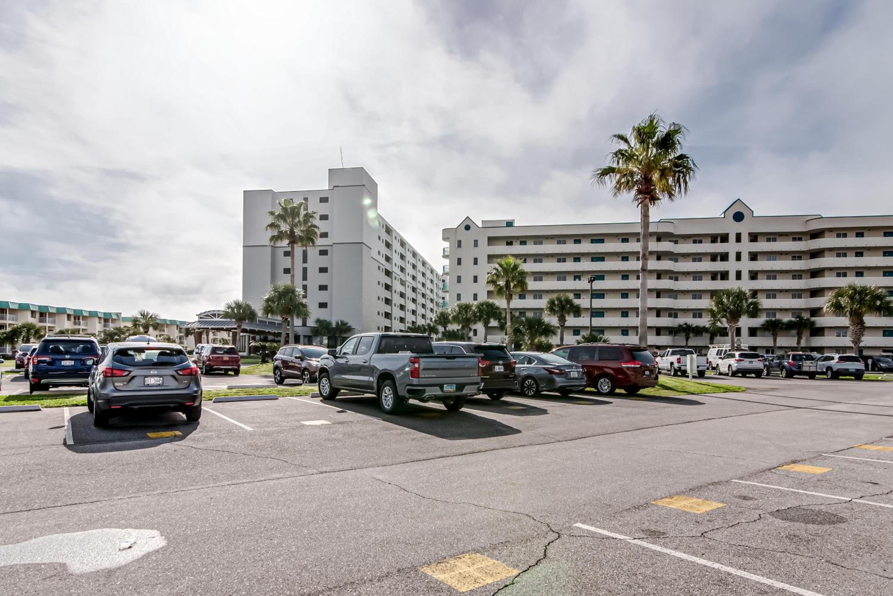 Royal Gulf Beach & Racquet Club 5802