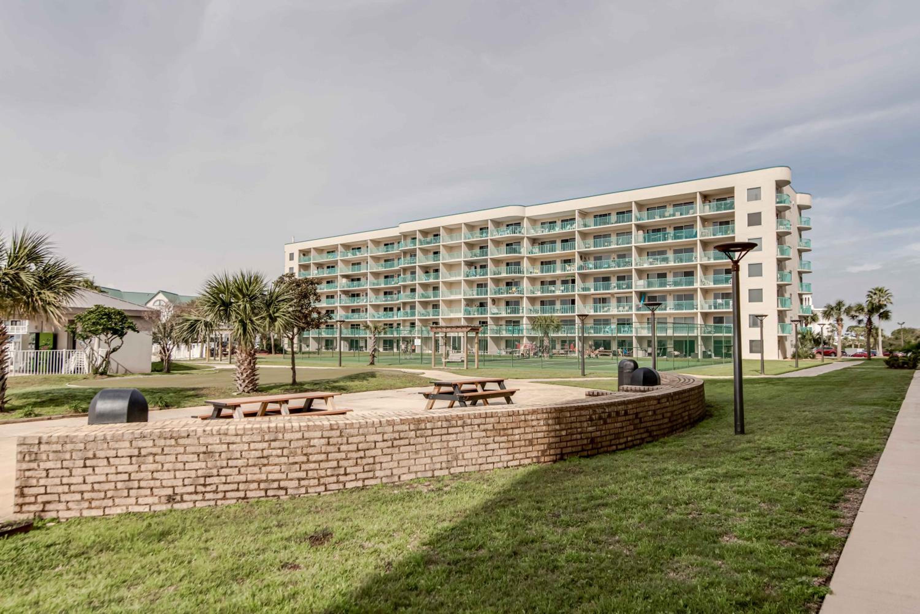 Royal Gulf Beach & Racquet Club 5802