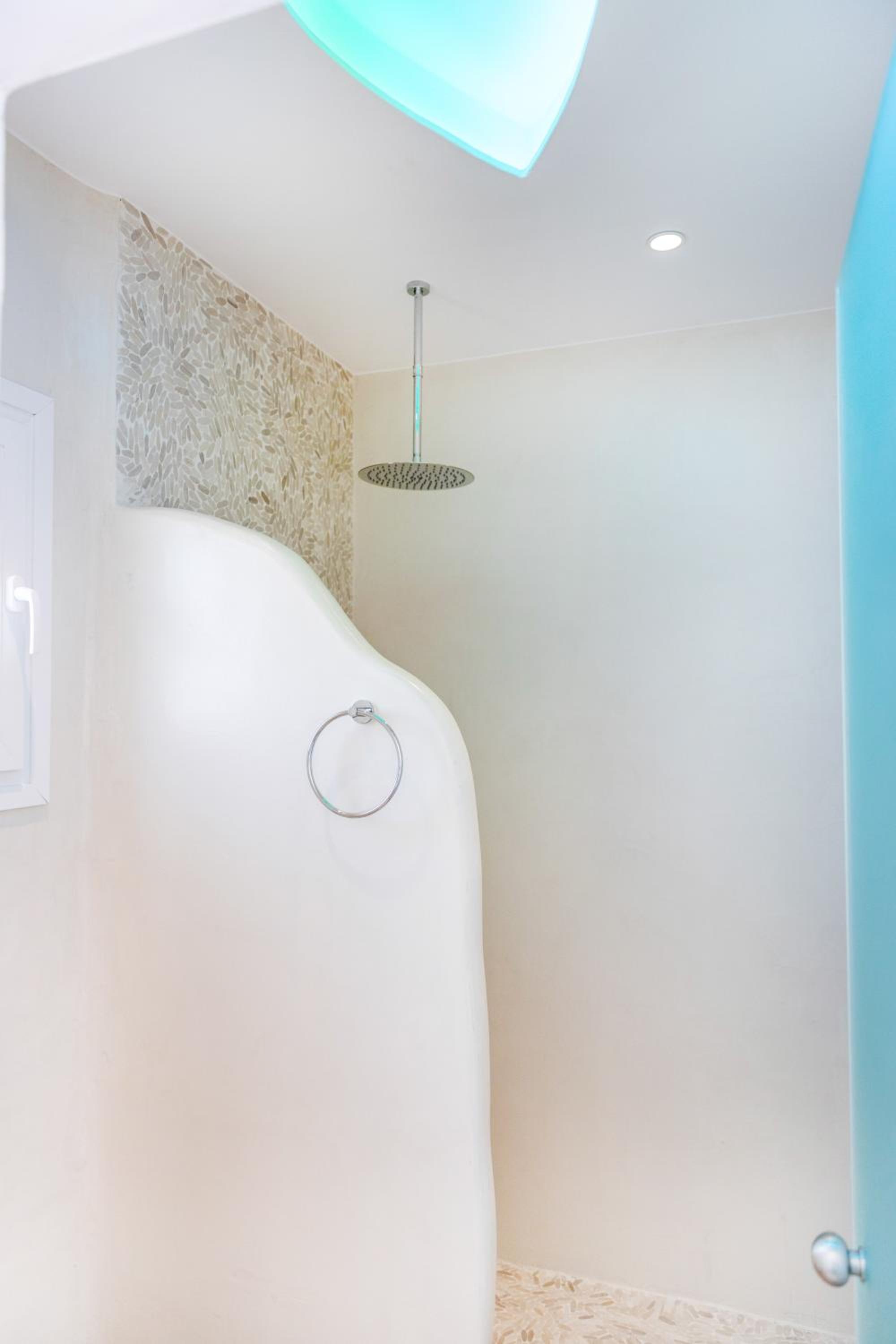 Kalais Beachfront Suites - Stunning Sea & Sunset Views, Free Beach Chairs, Bus Stop Outside, 12 Min from Naxos Town view 5