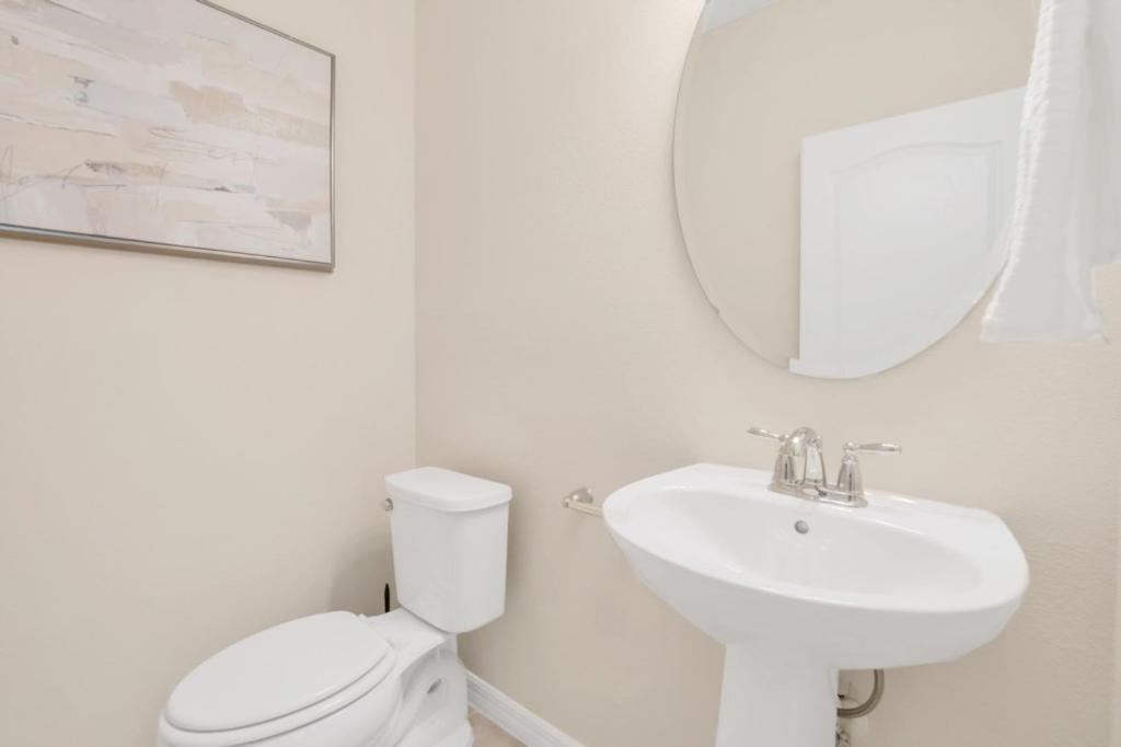 Best Resort Near Disney Private Pool & Spa Home! villa view 4