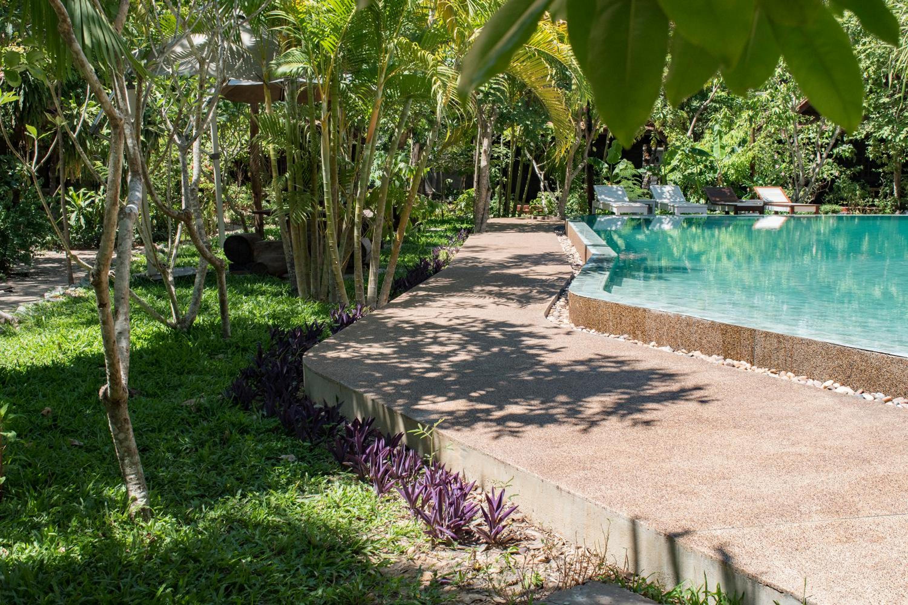 Palm Village Resort & Spa