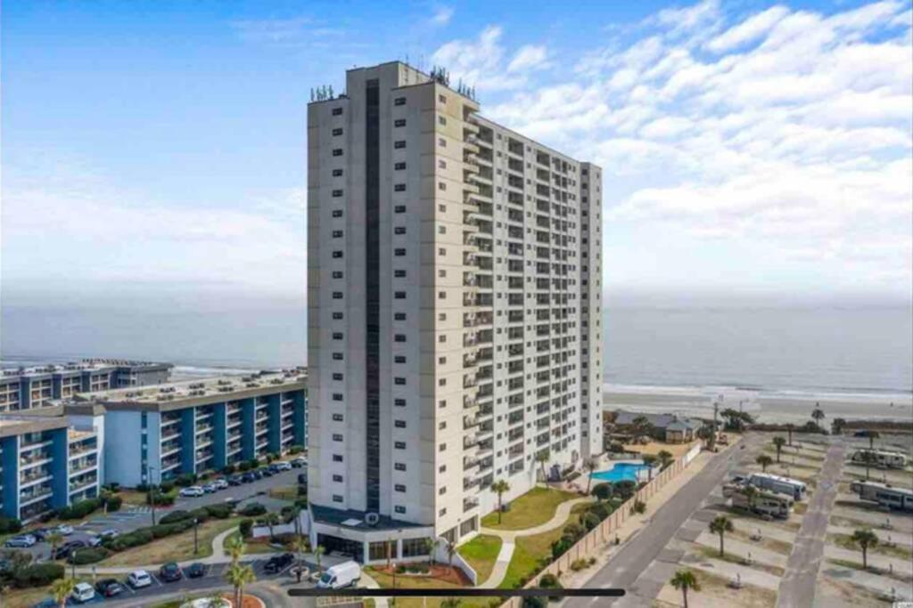 Hotel HGTV Inspired Oceanview Studio Condo - Image 1