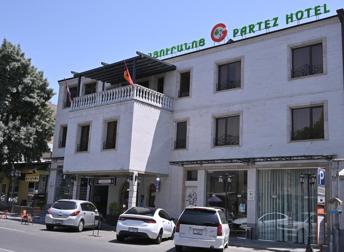 PARTEZ HOTEL