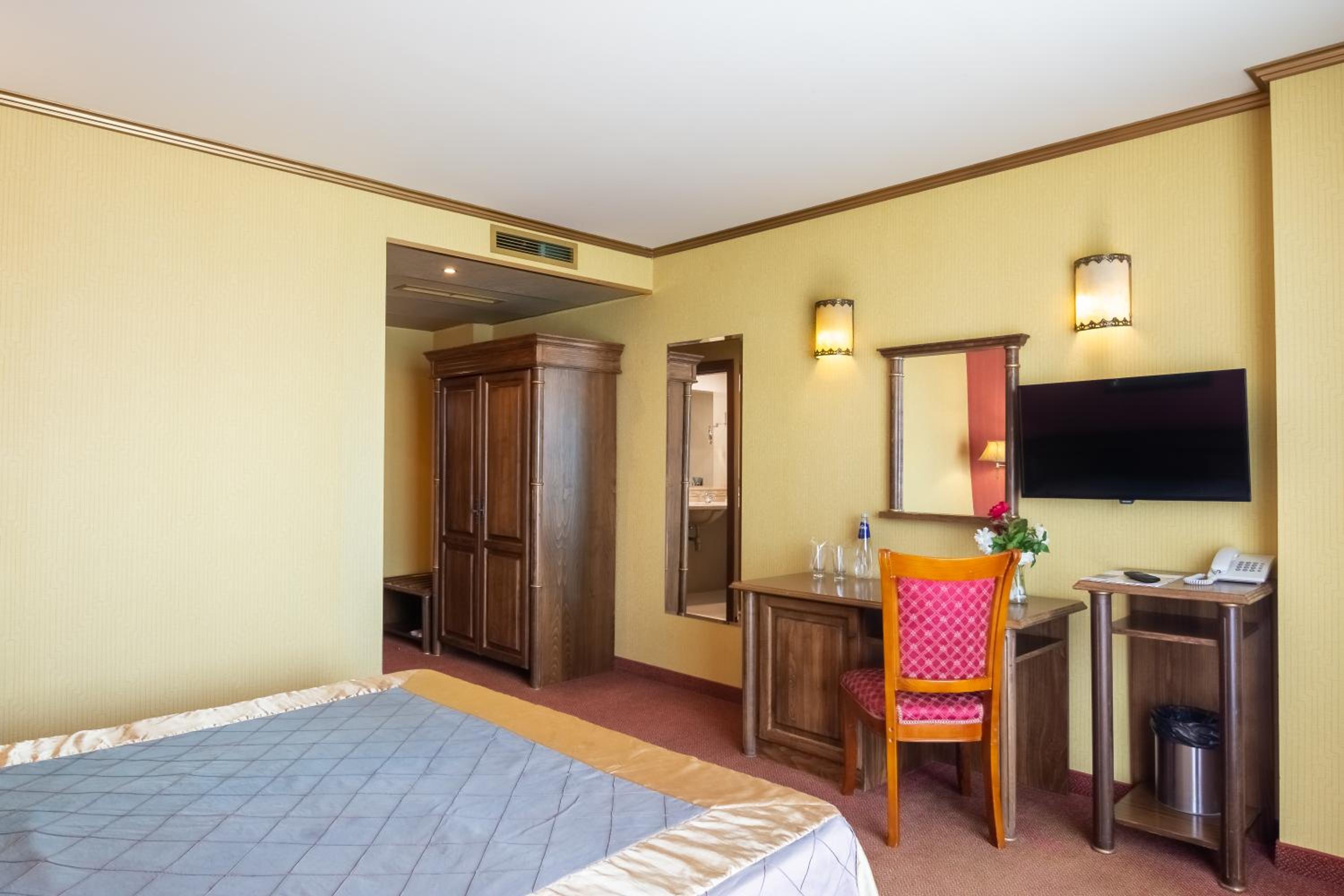 Balchik Vacations - Hotel Mistral - Property Image 15