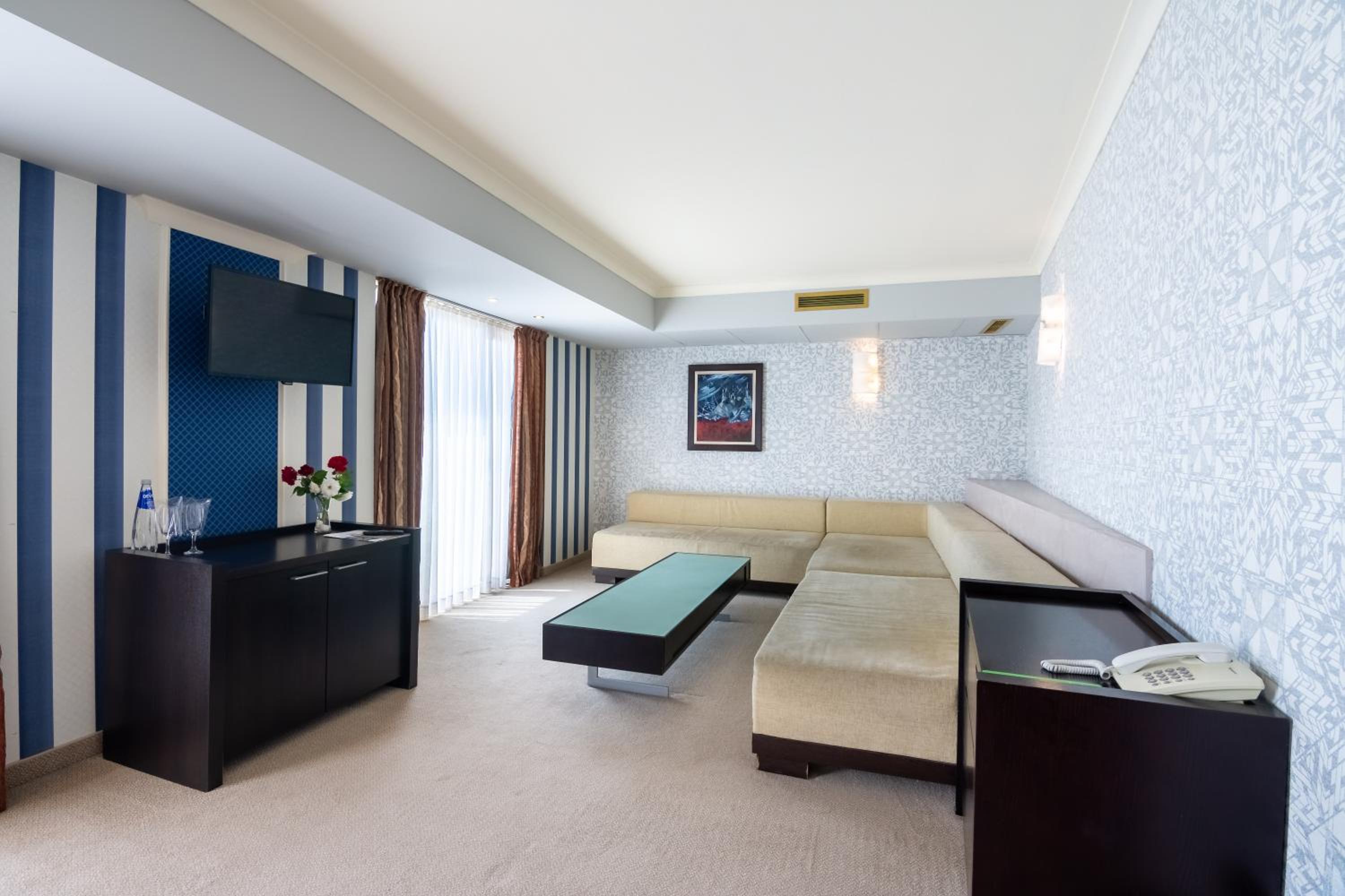 Balchik Vacations - Hotel Mistral - Property Image 3