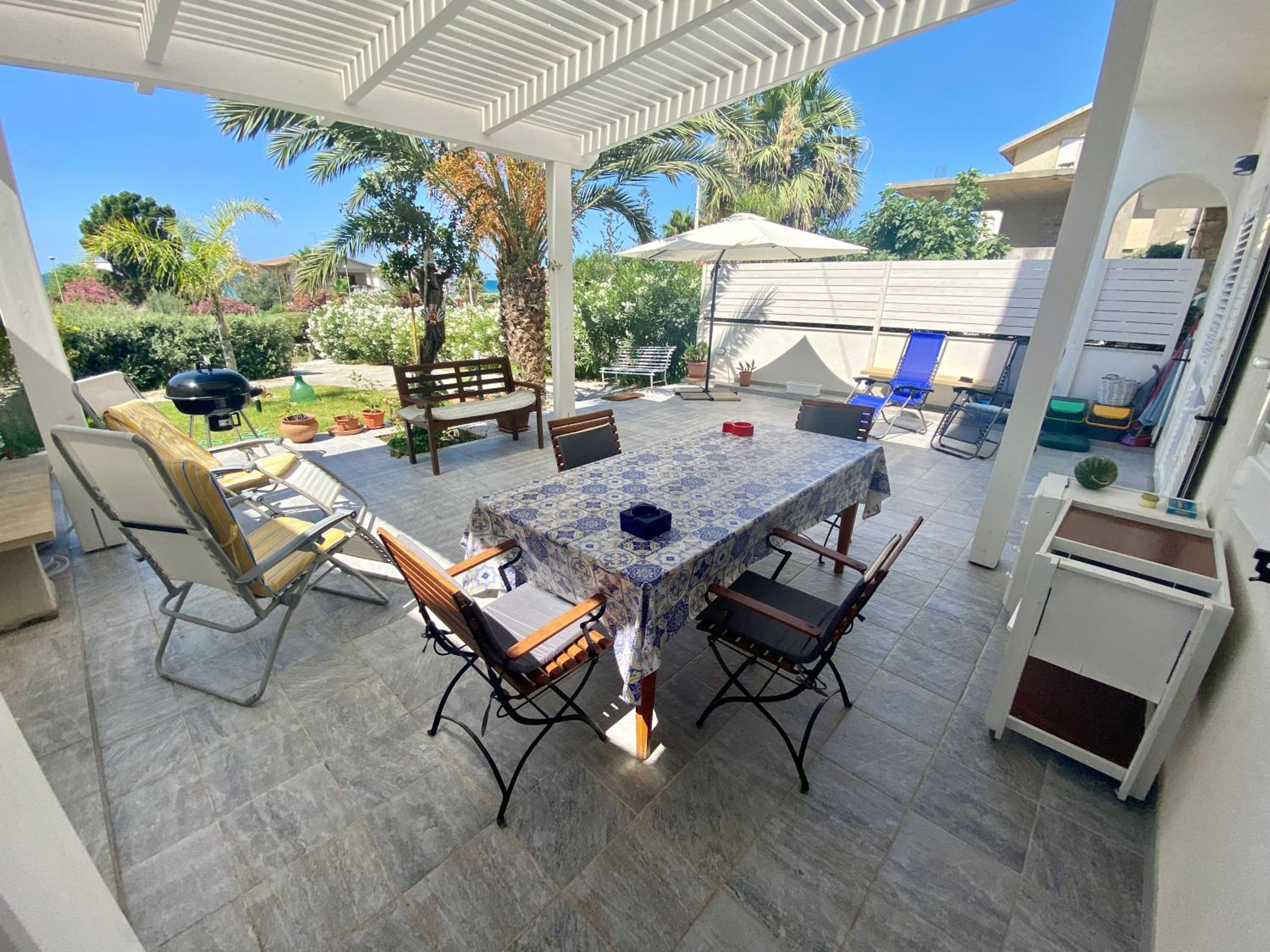 VILLA OASI a 50 mt dalla spiaggia view 2