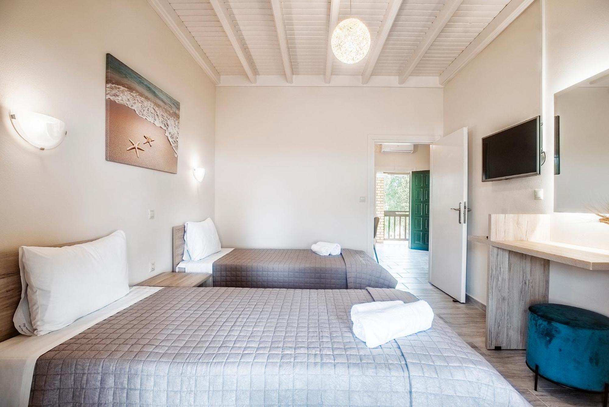 Potamos Apartments en Sidari — hotel room