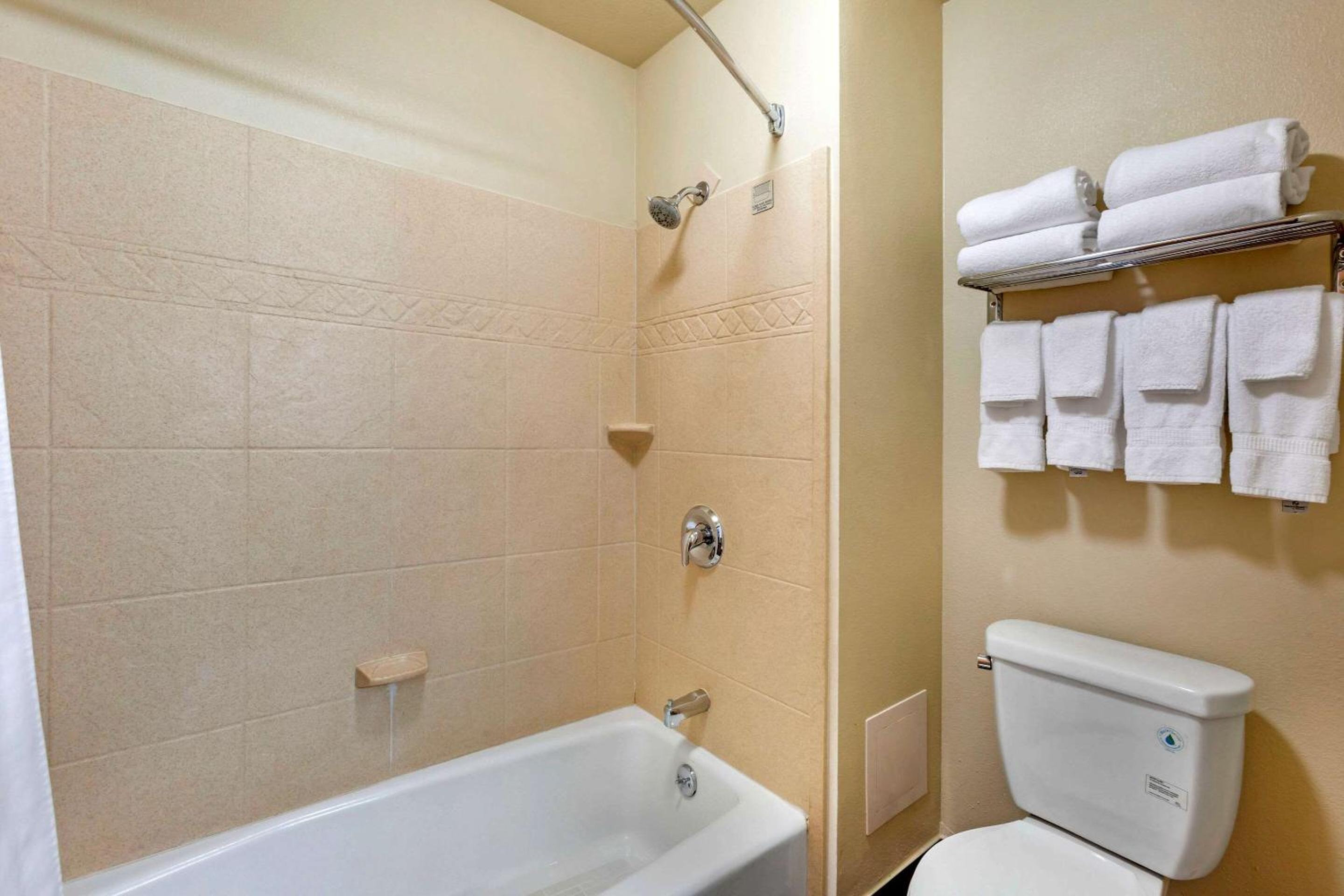Payson Vacations - Comfort Inn Payson - Property Image 9