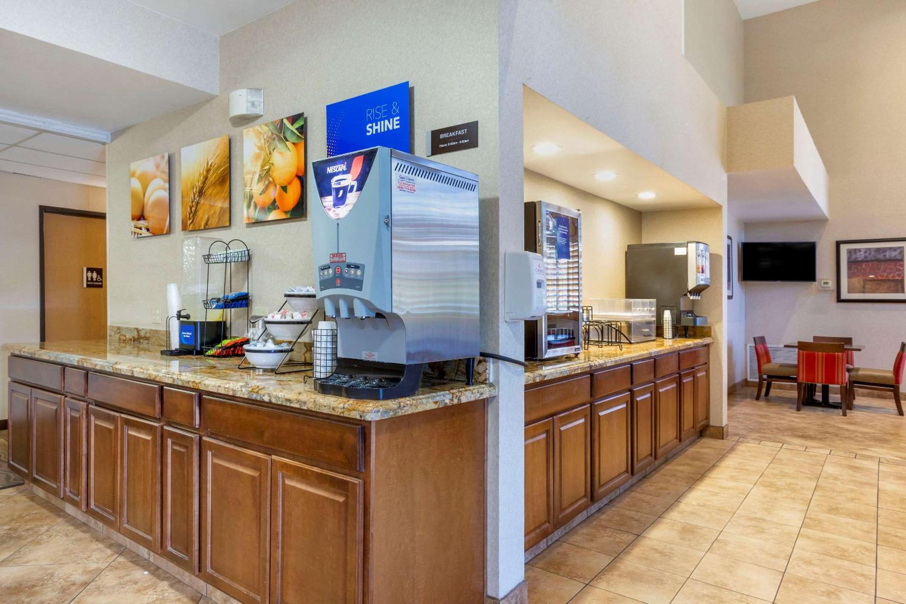 Payson Vacations - Comfort Inn Payson - Property Image 19