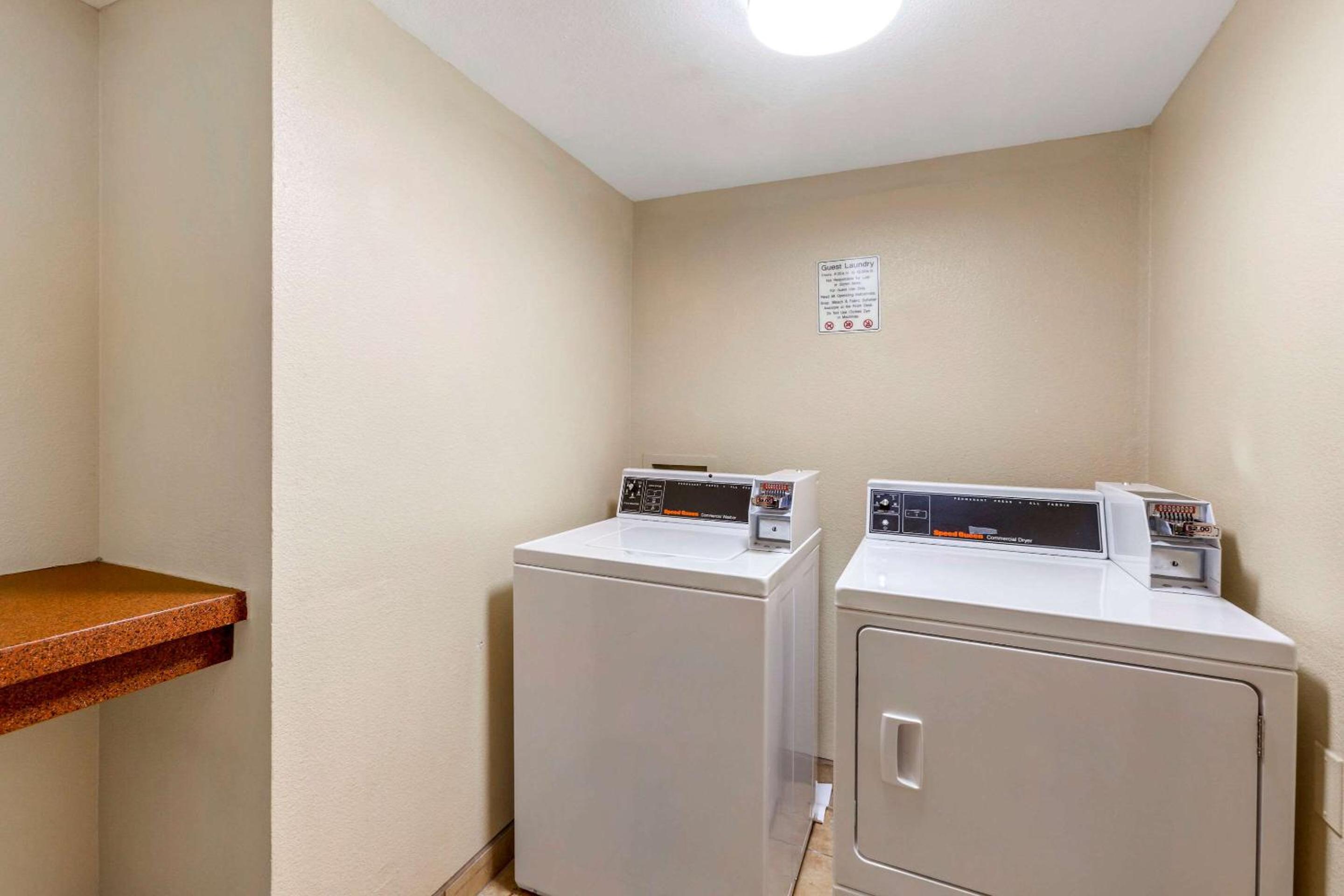 Payson Vacations - Comfort Inn Payson - Property Image 4