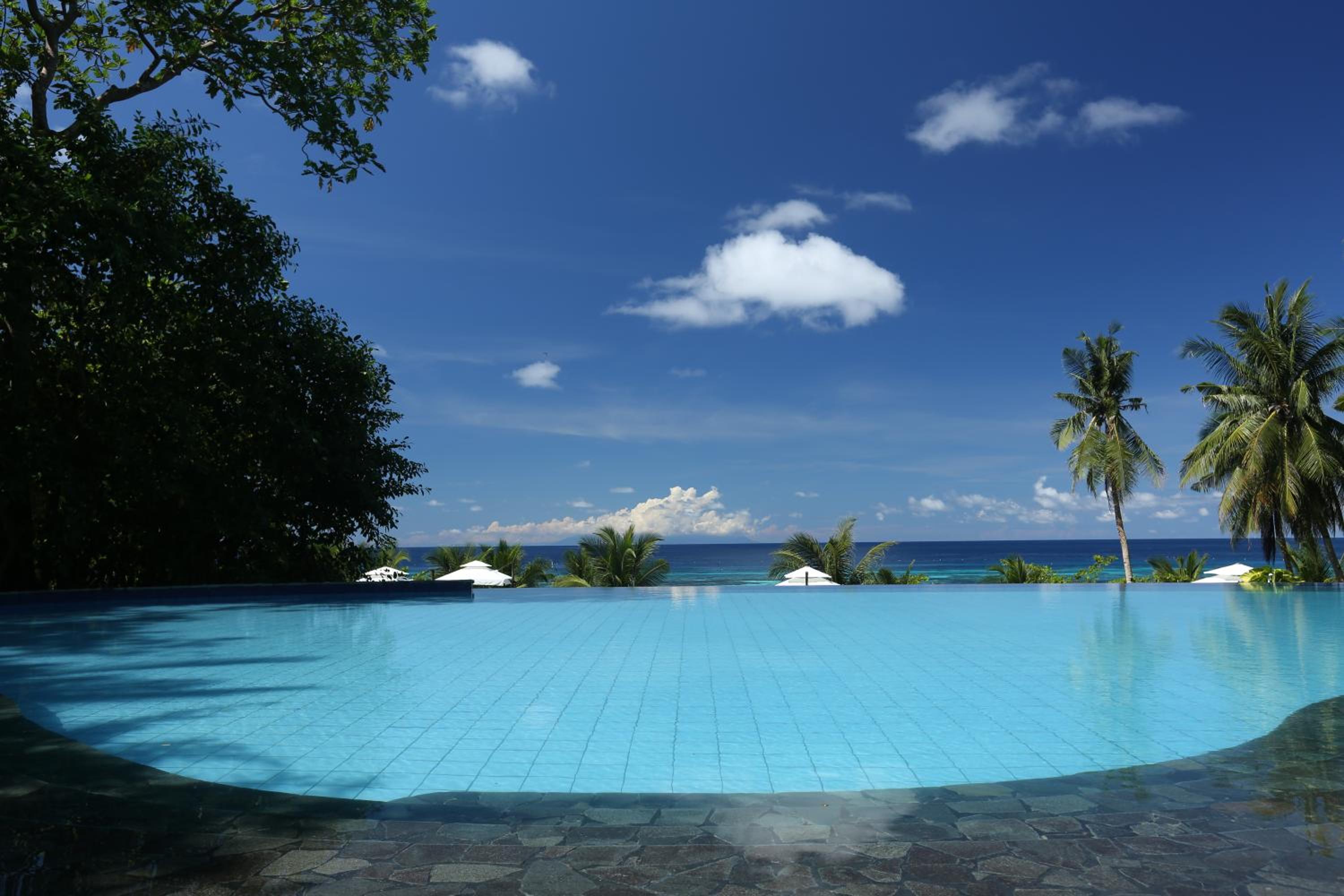 Amun Ini Beach Resort & Spa