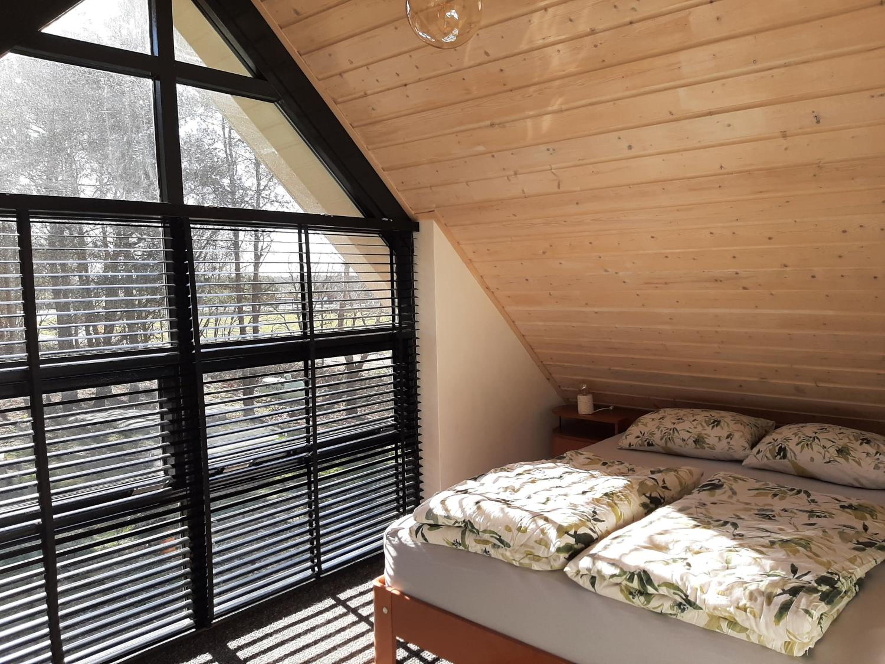 Vakantiehuis met hottub en barrelsauna view 5