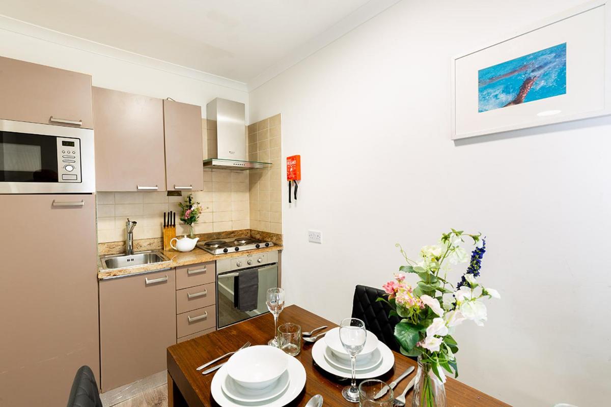 Blue Star Apartments