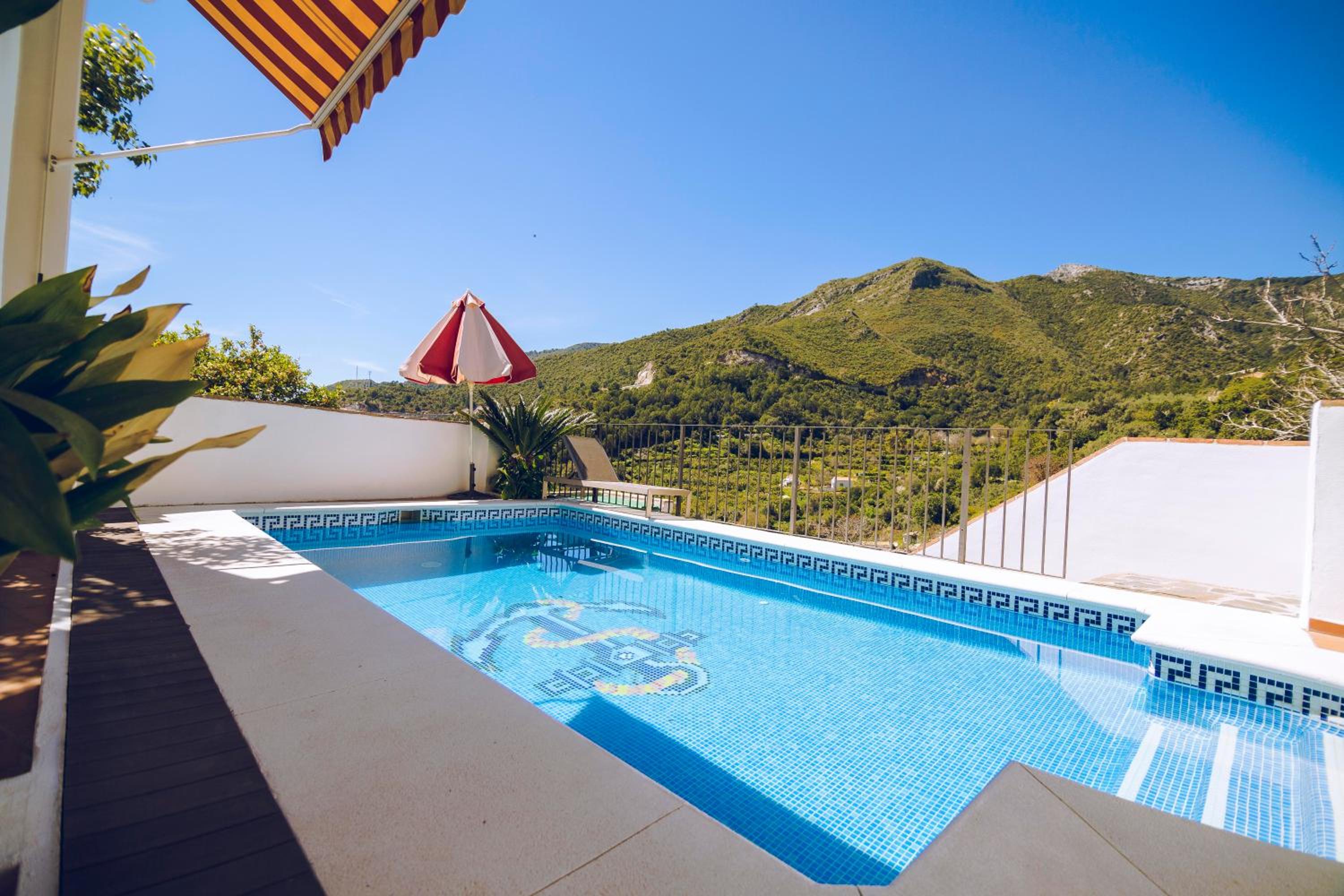 Apartamento casa con piscina privada view 4