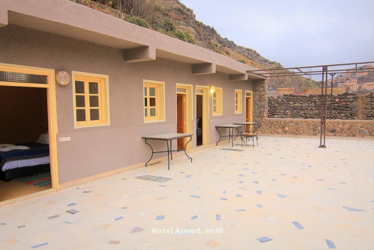 outdoor BBQ area